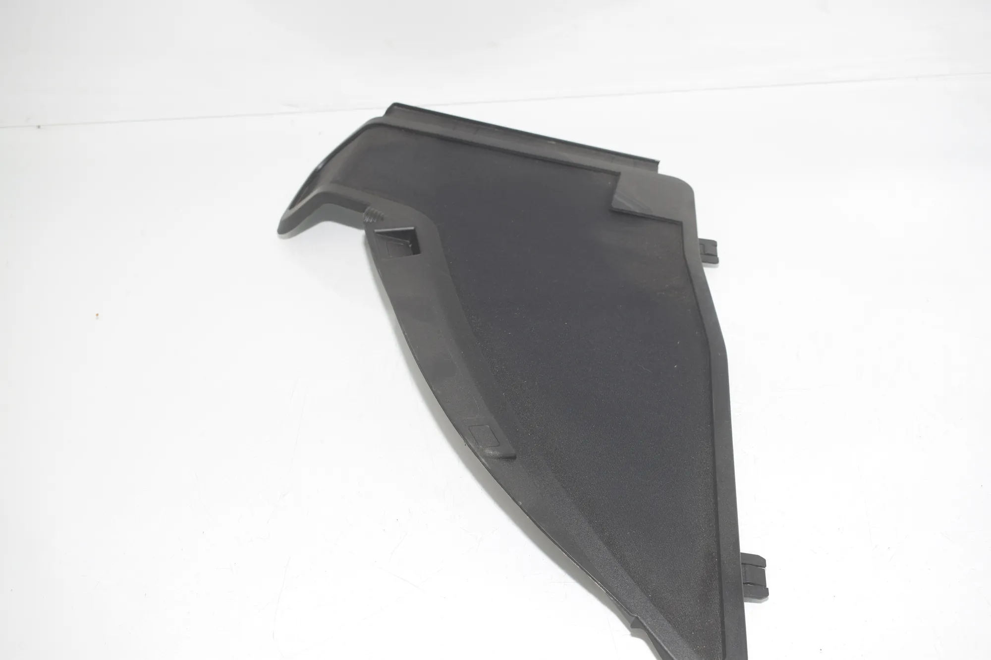 Front Wiper Cowl Trim – OEM 7333879 · BMW i3 (I01) BMW i3 (I01) s Electric 2017 – 2