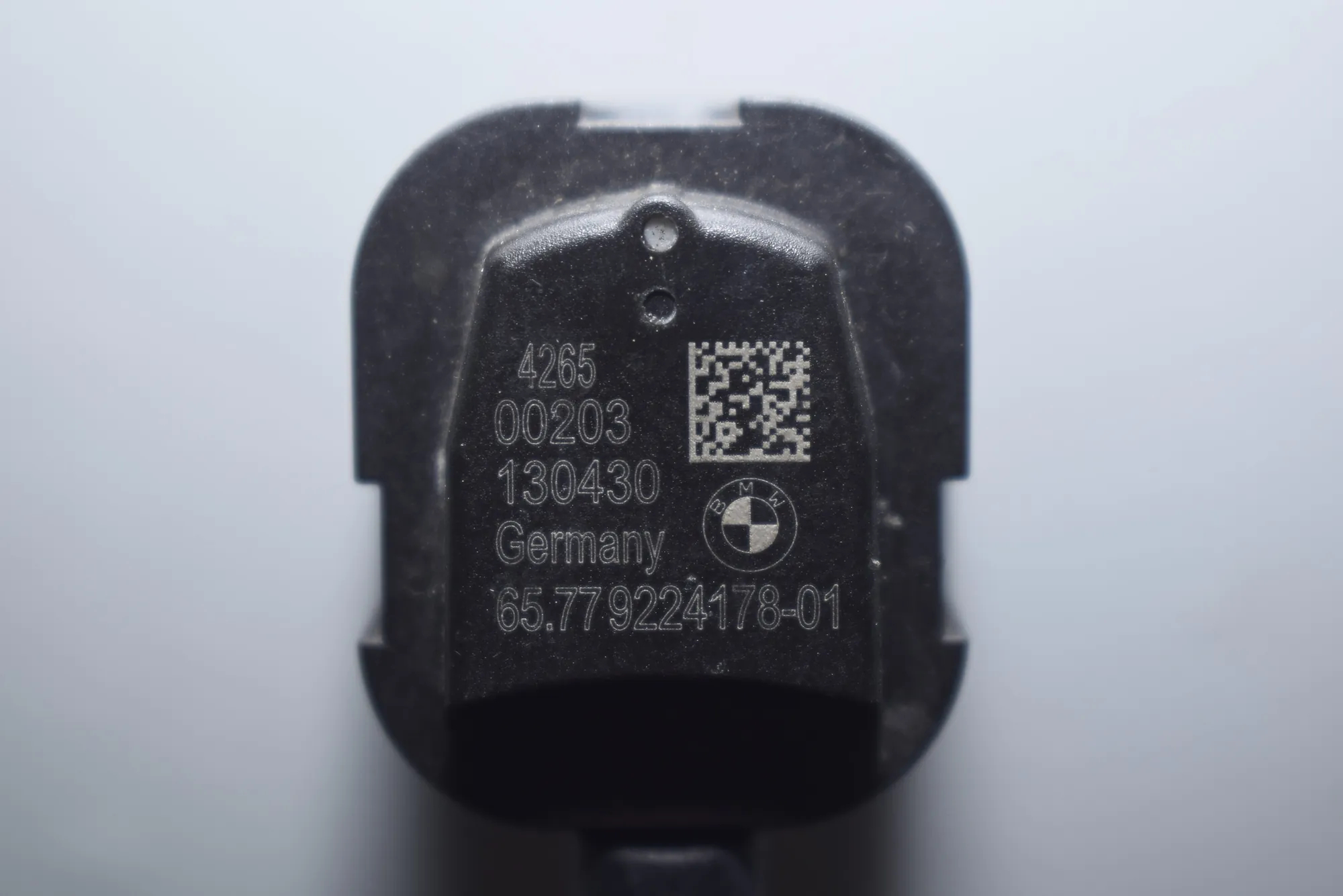 Front Left Impact Sensor – OEM 9224178 · BMW 7 (F01, F02) 750 d xDrive 2013