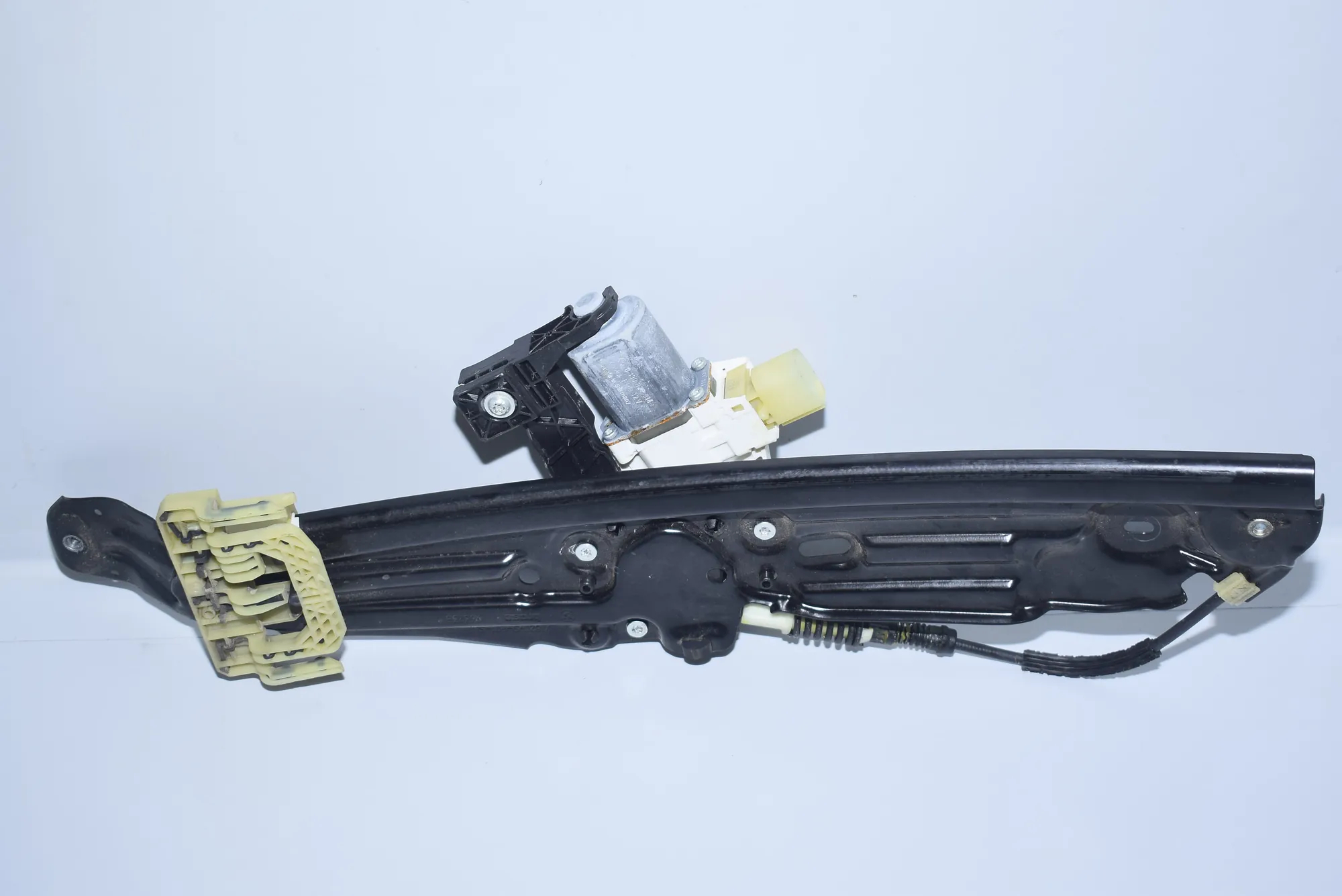 Rear Left Door Window Regulator – OEM 7182095 · BMW 7 (F01, F02) 750 d xDrive 2013 – 2