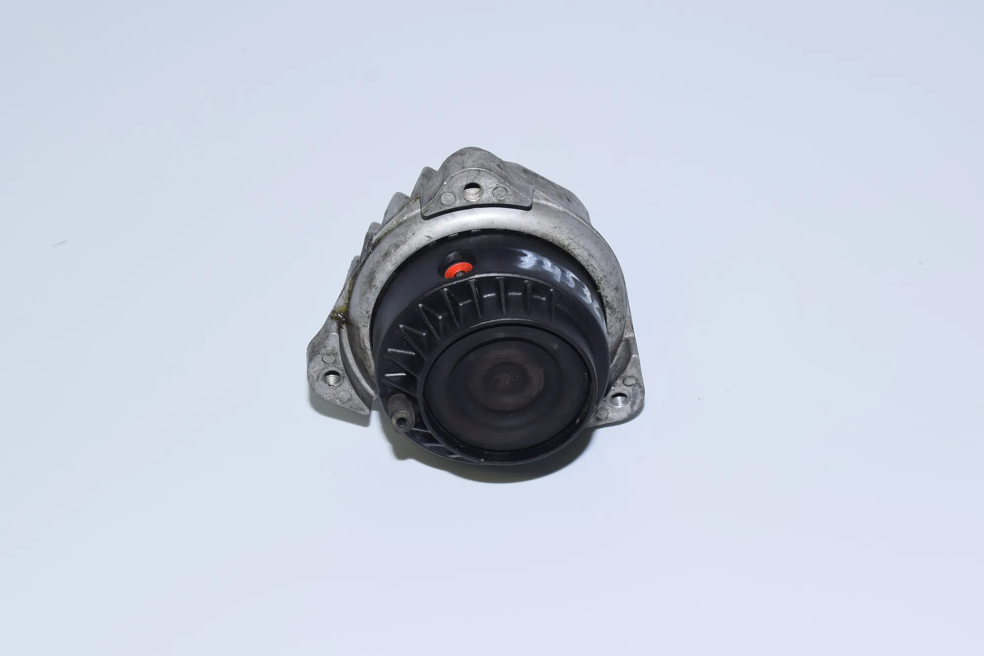 Left Side Engine Mount – OEM 6860233 · BMW 7 (F01, F02) 750 d xDrive 2013 – 2