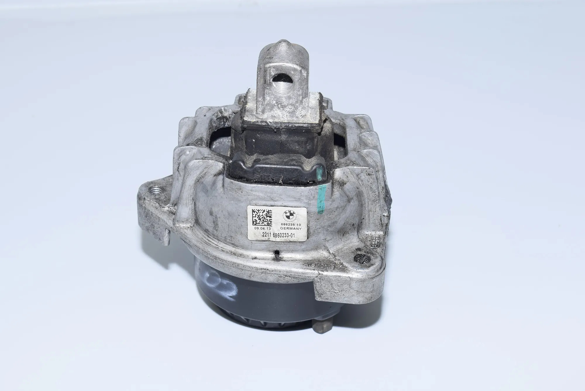 Left Side Engine Mount – OEM 6860233 · BMW 7 (F01, F02) 750 d xDrive 2013