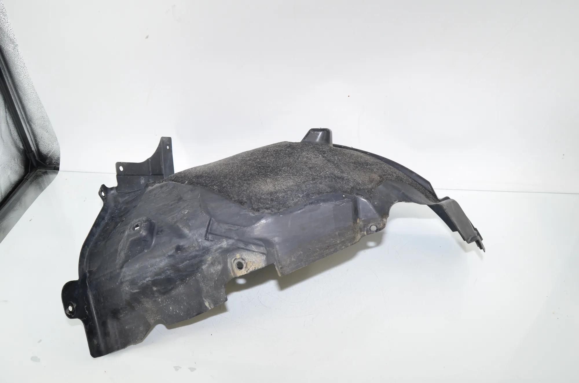 Front Left Arch Liner Rear Part – OEM 7368601 · BMW i3 (I01) BMW i3 (I01) Hybrid 2015
