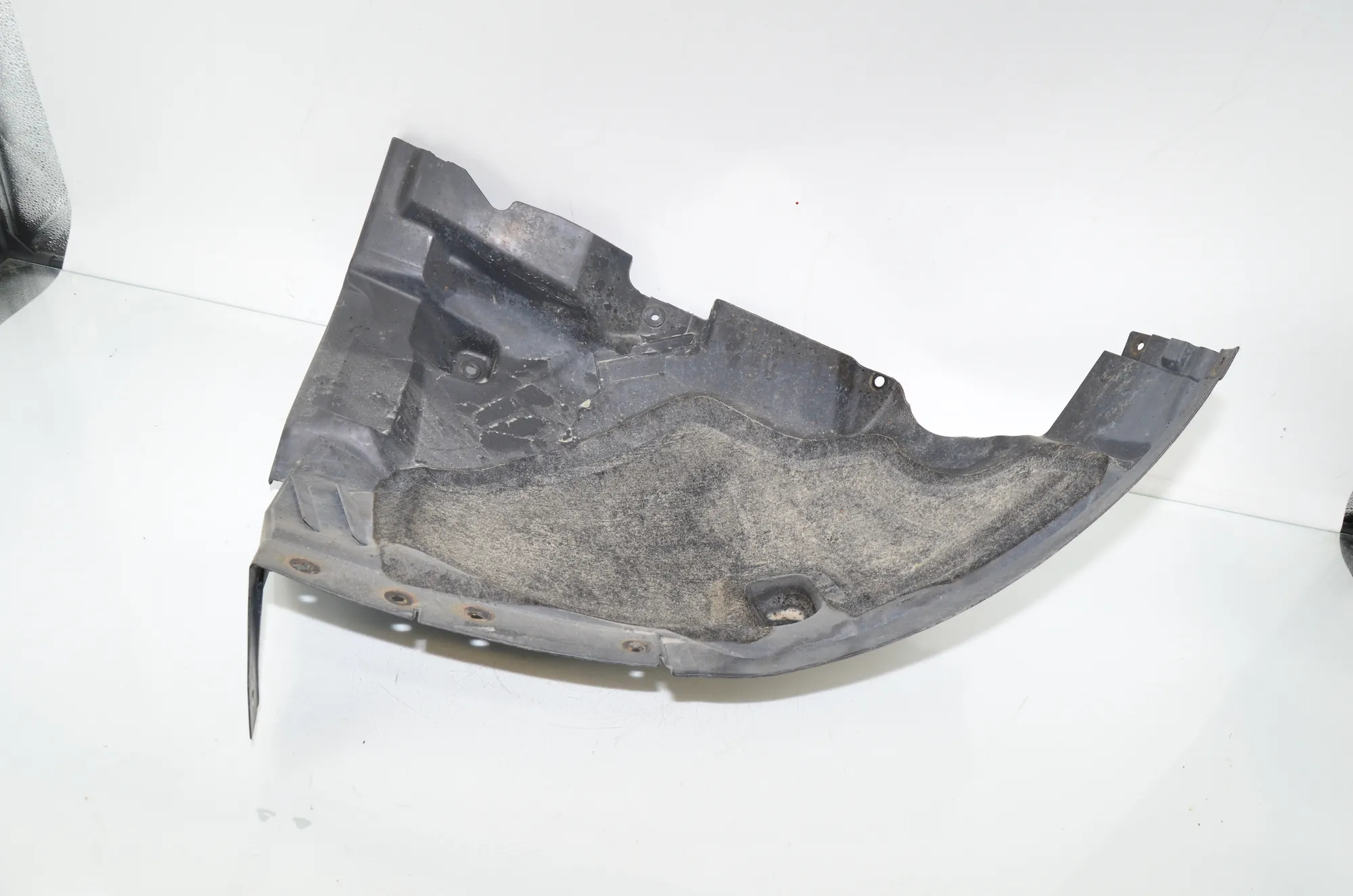 Front Left Arch Liner Rear Part – OEM 7368601 · BMW i3 (I01) BMW i3 (I01) Hybrid 2015 – 3