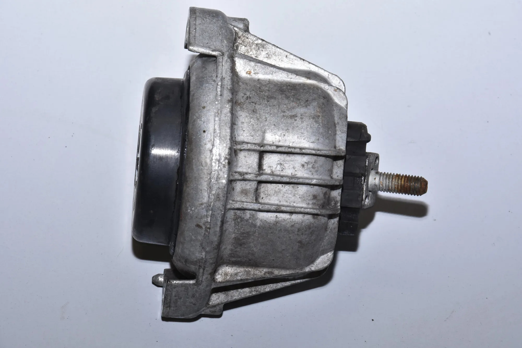 Left Side Engine Mount – OEM NA · BMW 3 Coupe (E92) 320 d 2007 – 3
