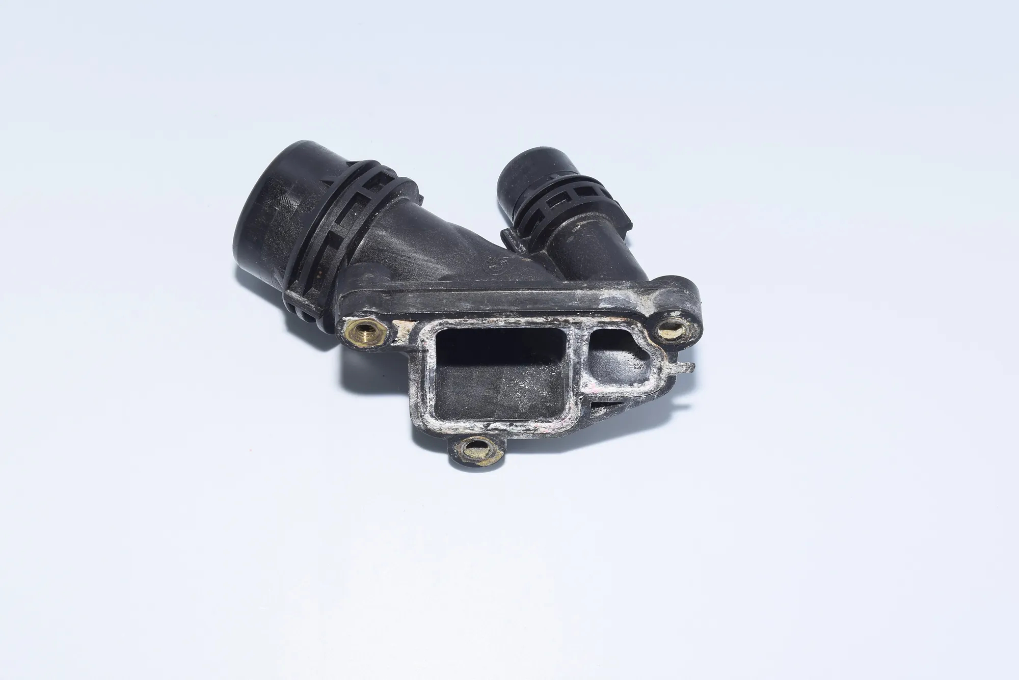 Other Engine Compartment Parts – OEM 7800048 · BMW 3 Coupe (E92) 320 d 2007 – 3