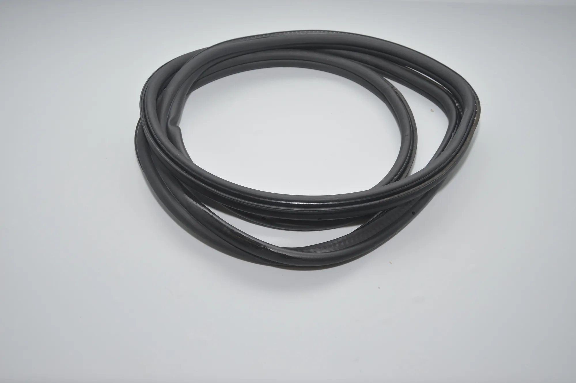 Tailgate Rubber Seal – OEM 7184108 · BMW 7 (F01, F02) 730 d 2010