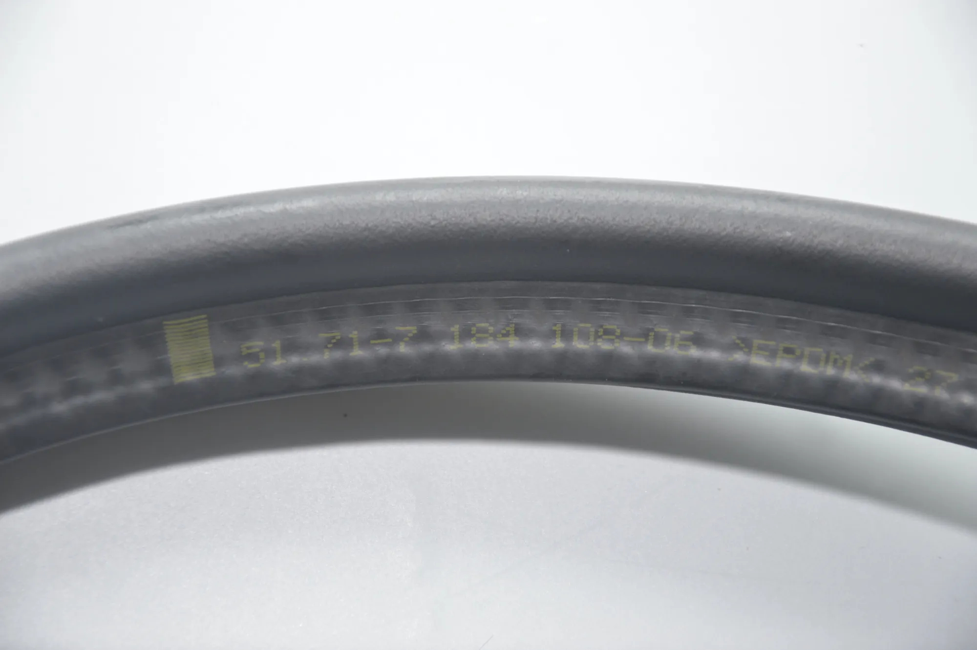 Tailgate Rubber Seal – OEM 7184108 · BMW 7 (F01, F02) 730 d 2010 – 2