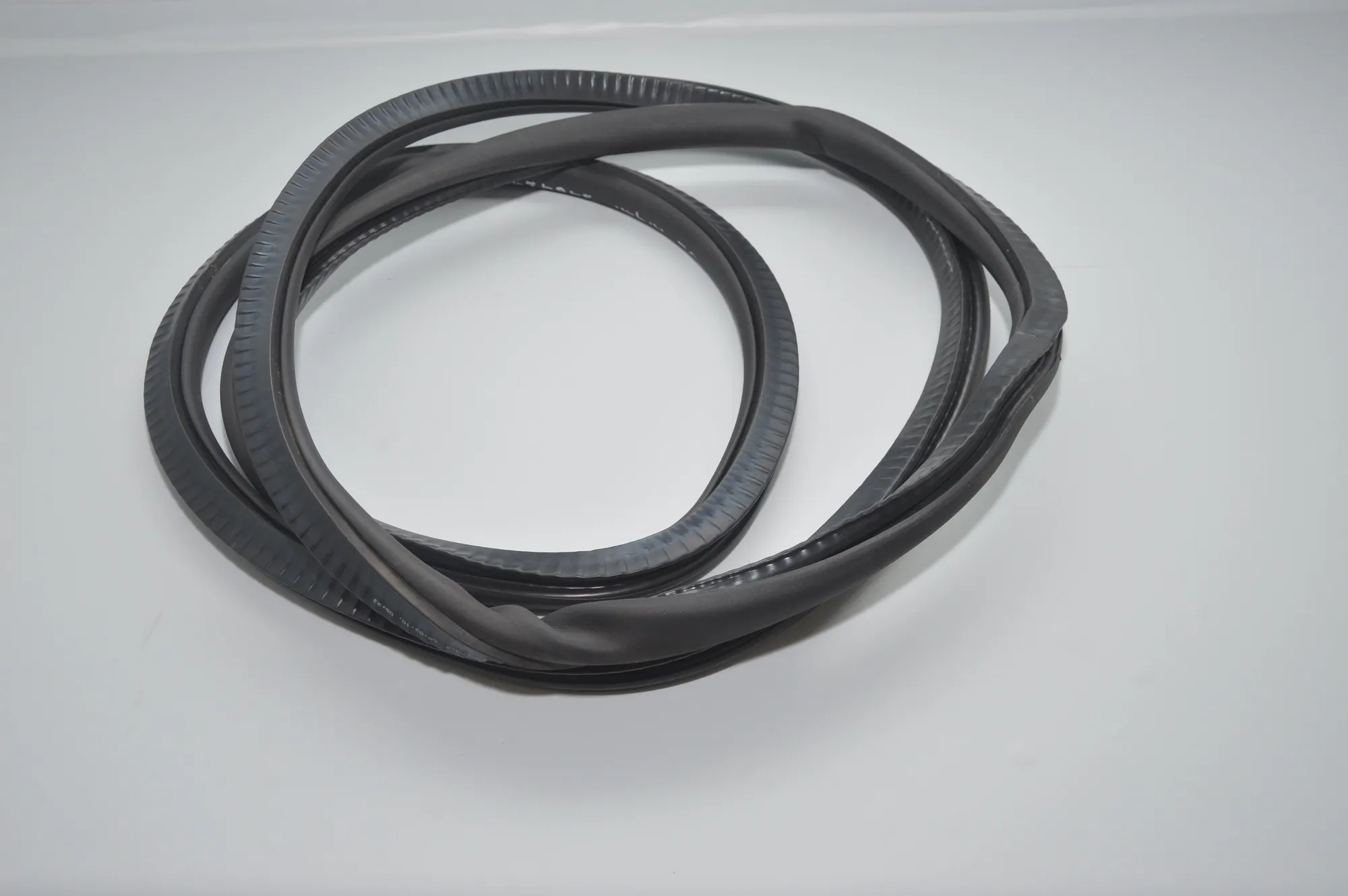 Rear Left Door Seal Rubber – OEM NA · BMW 7 (F01, F02) 730 d 2010 – 2
