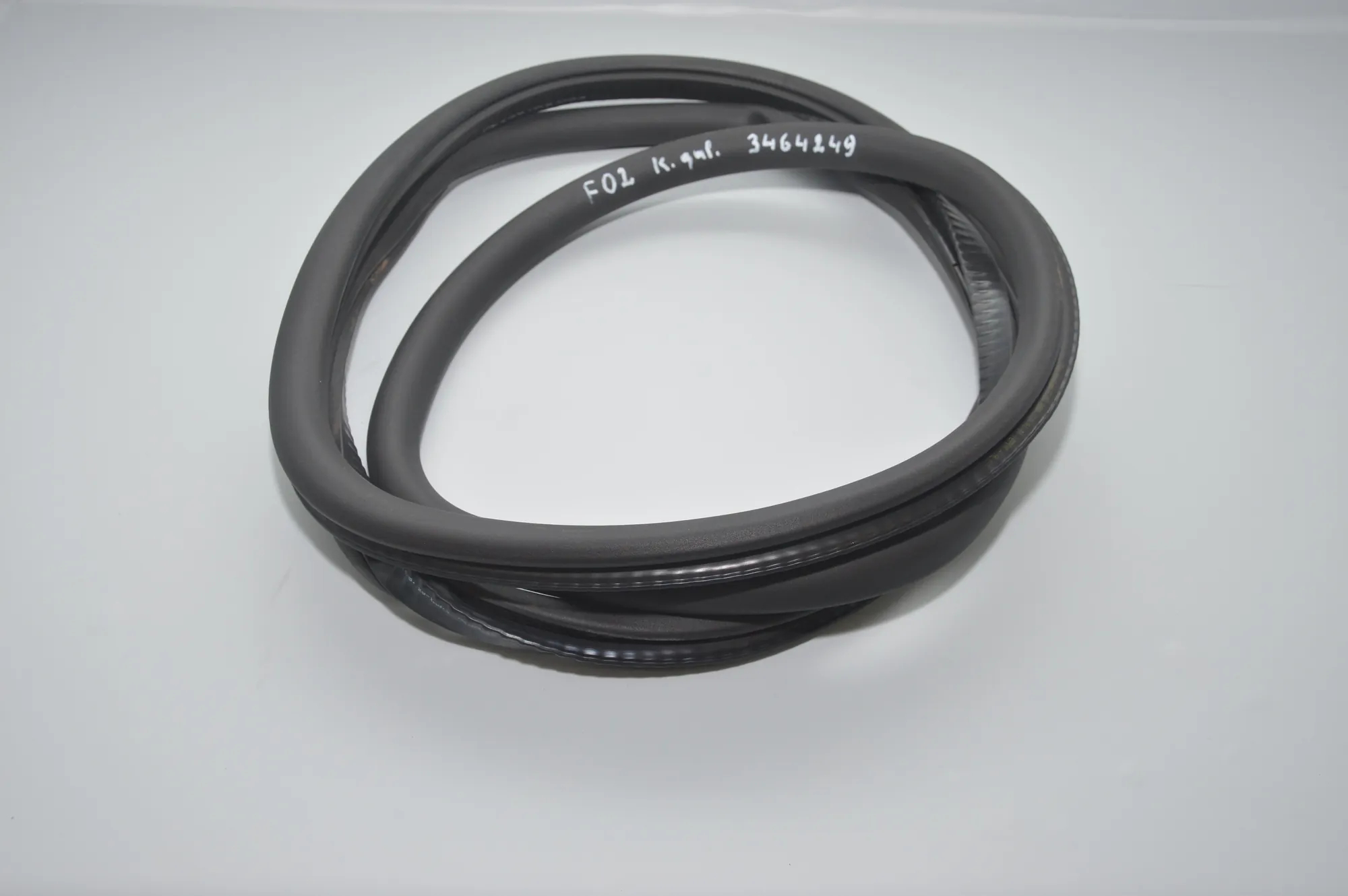 Rear Left Door Seal Rubber – OEM NA · BMW 7 (F01, F02) 730 d 2010