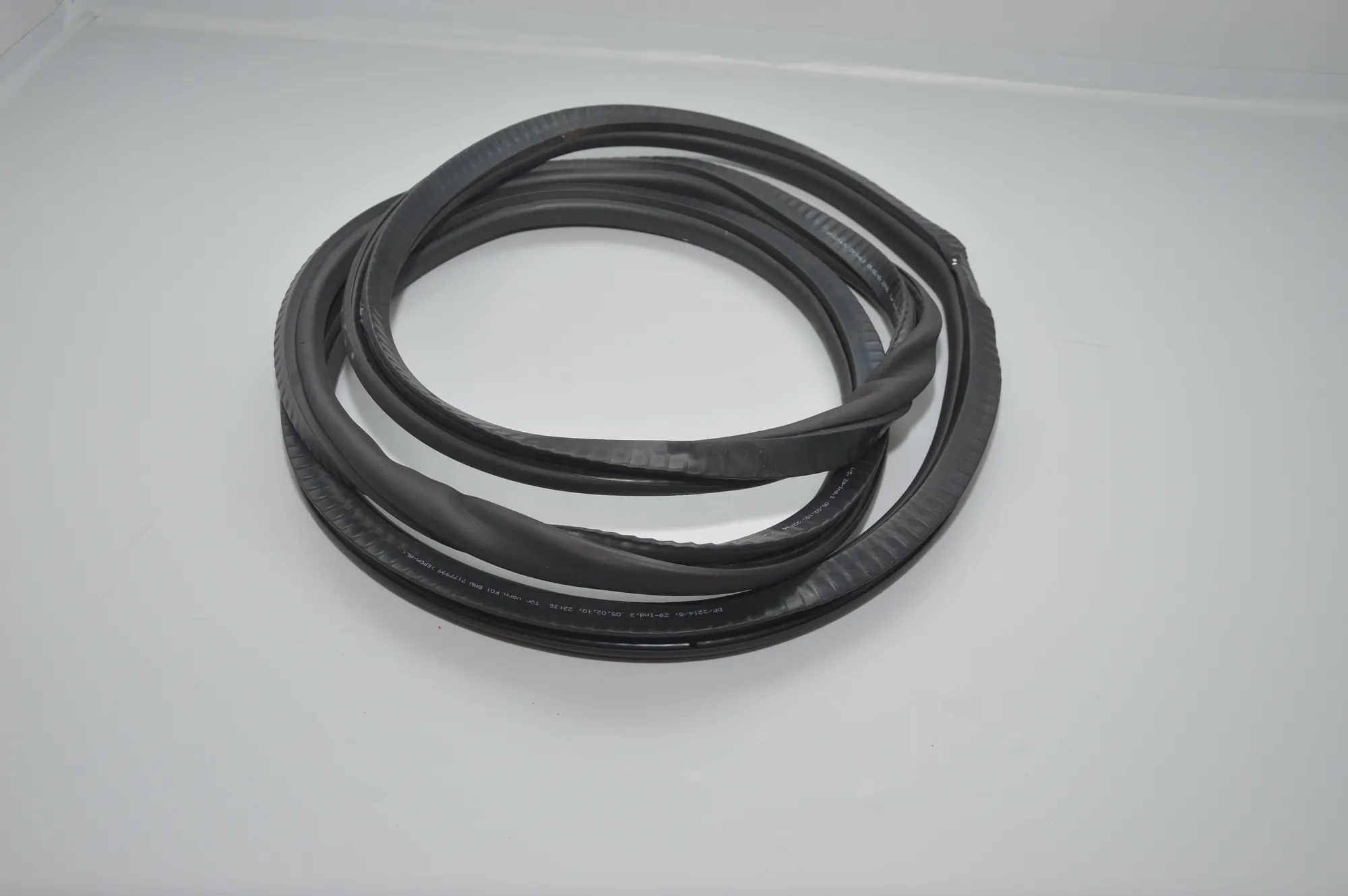 Front Right Door Seal Rubber – OEM 7177999 · BMW 7 (F01, F02) 730 d 2010 – 2