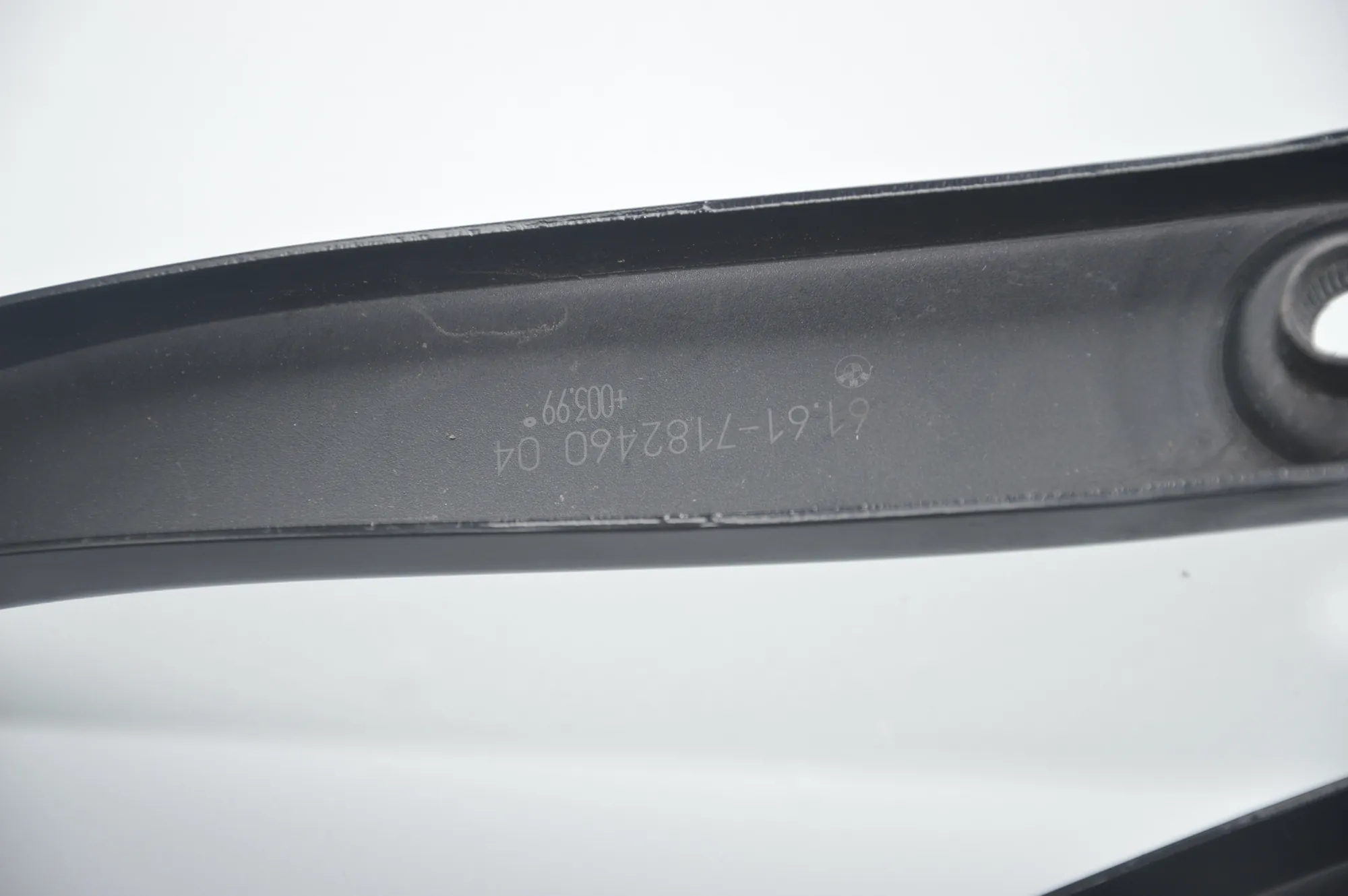 Front Wiper Arms – OEM 7182460 · BMW 7 (F01, F02) 730 d 2010 – 2