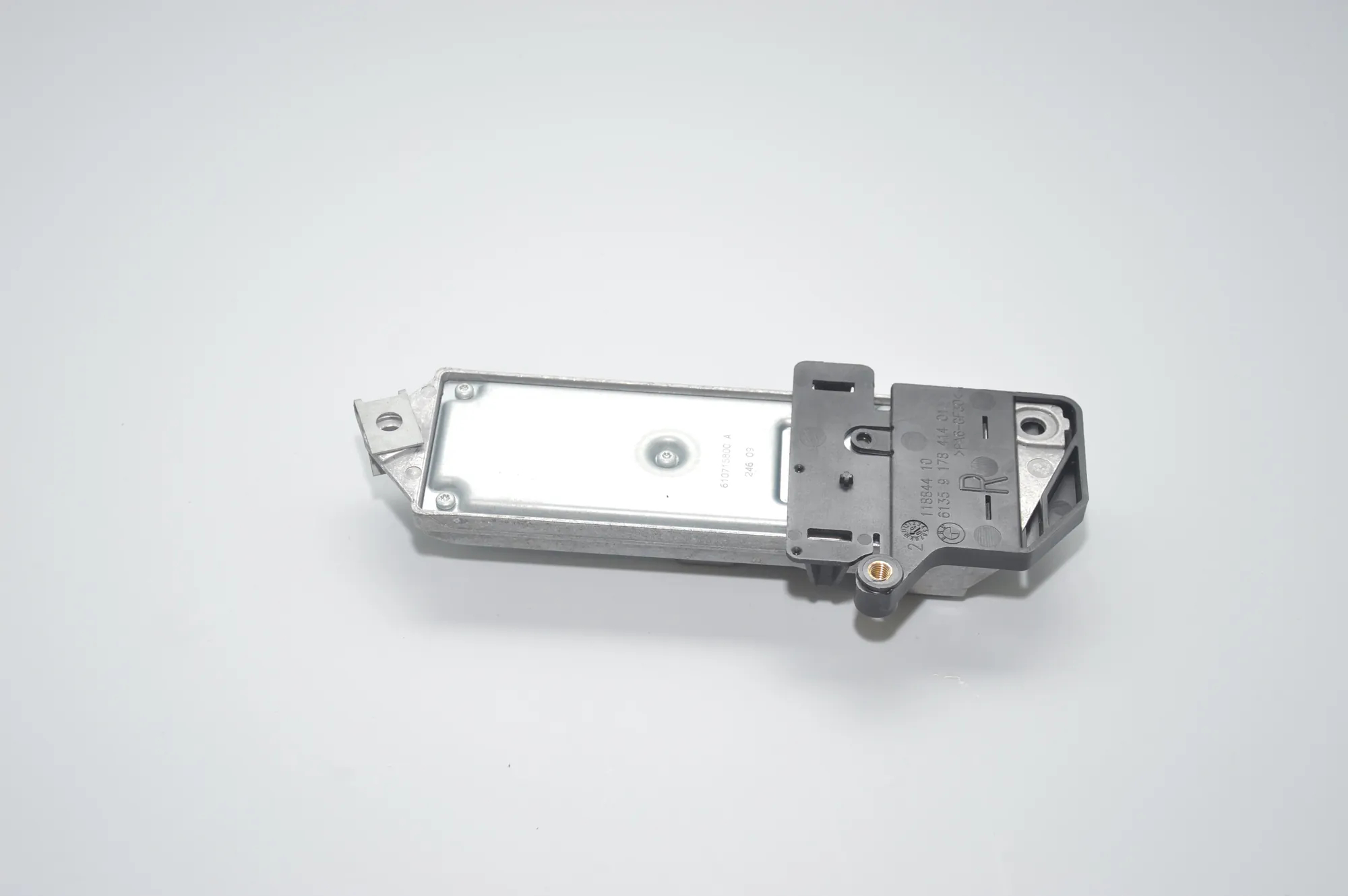 Other Control Units – OEM 9214240 · BMW 7 (F01, F02) 730 d 2010 – 5