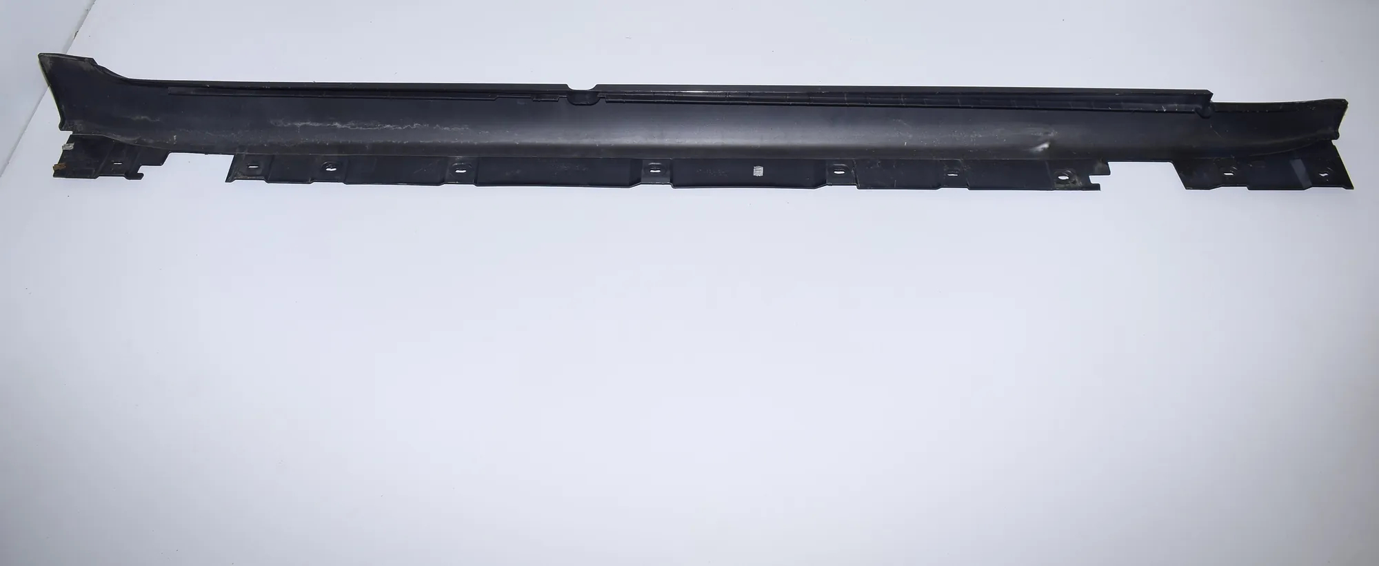 Left Side Plastic Sideskirt Cover – OEM 7185043 · BMW 7 (F01, F02) 730 d 2010 – 6