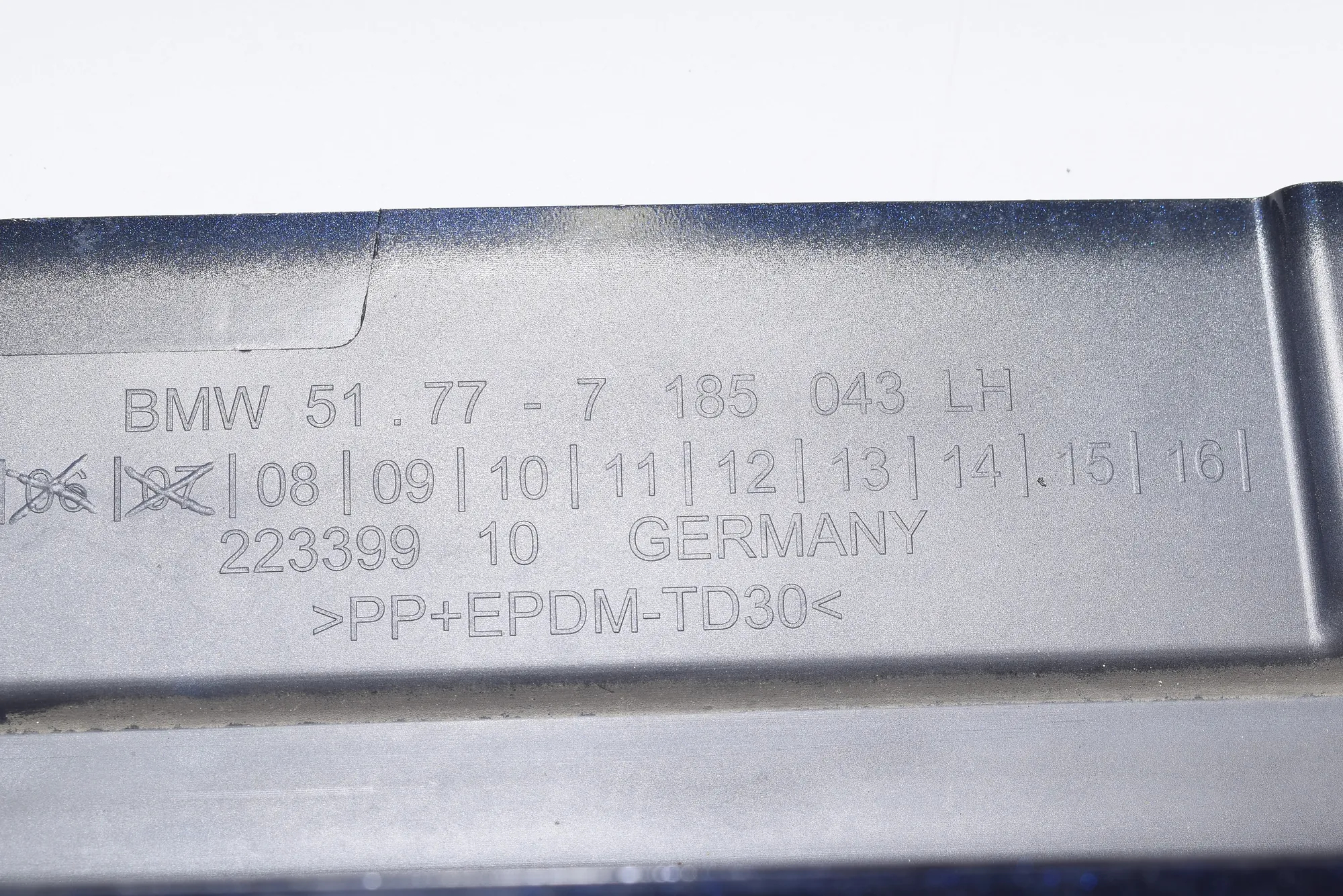 Left Side Plastic Sideskirt Cover – OEM 7185043 · BMW 7 (F01, F02) 730 d 2010 – 12