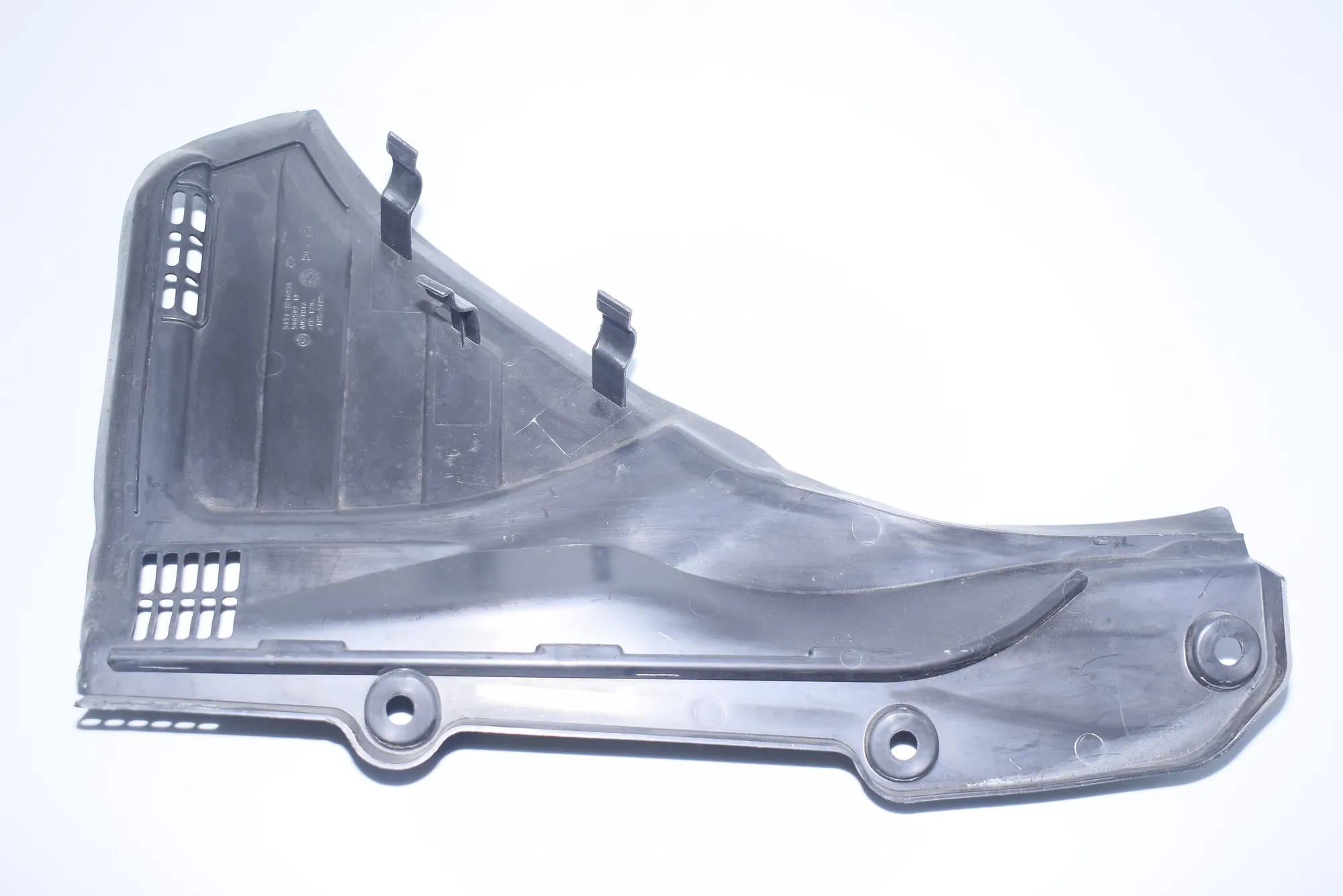 Front Wiper Cowl Trim – OEM 7216974 · BMW 7 (F01, F02) 730 d 2010 – 3