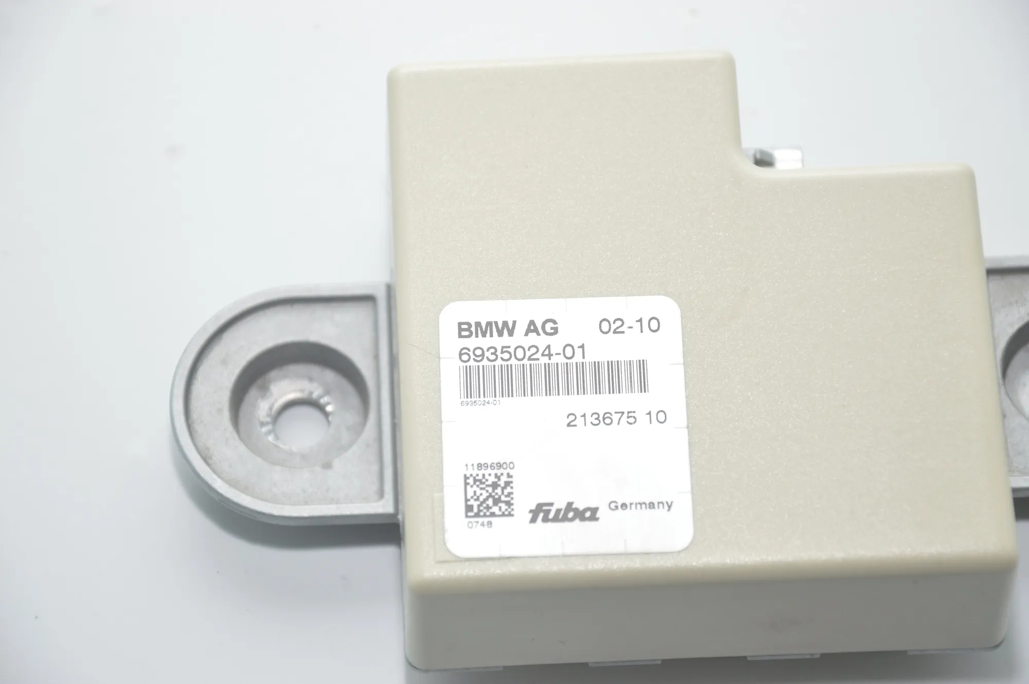 Antenna – OEM 6935024 · BMW 7 (F01, F02) 730 d 2010 – 5