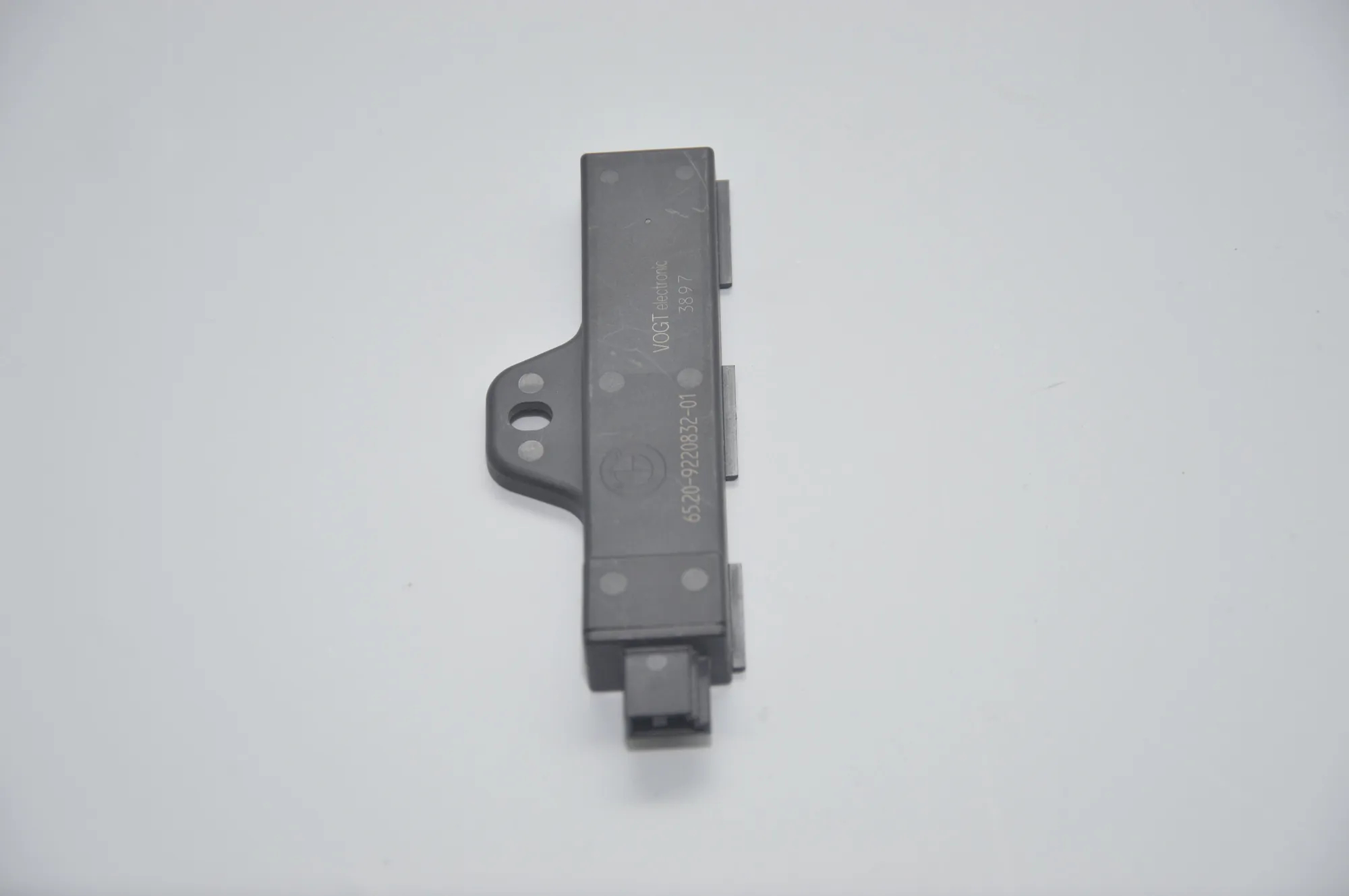 Antenna – OEM 9220832 · BMW 7 (F01, F02) 730 d 2010 – 2