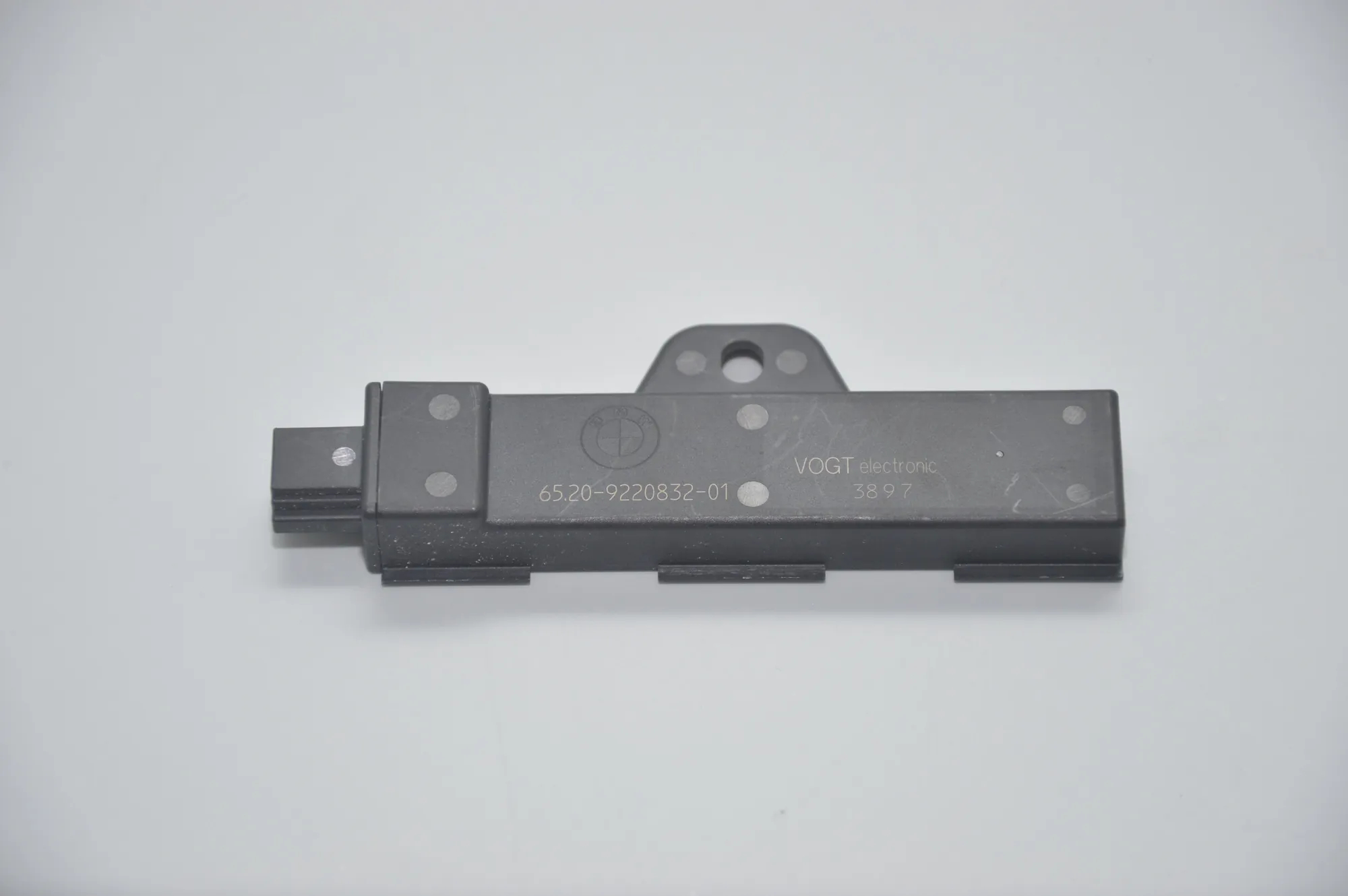 Antenna – OEM 9220832 · BMW 7 (F01, F02) 730 d 2010