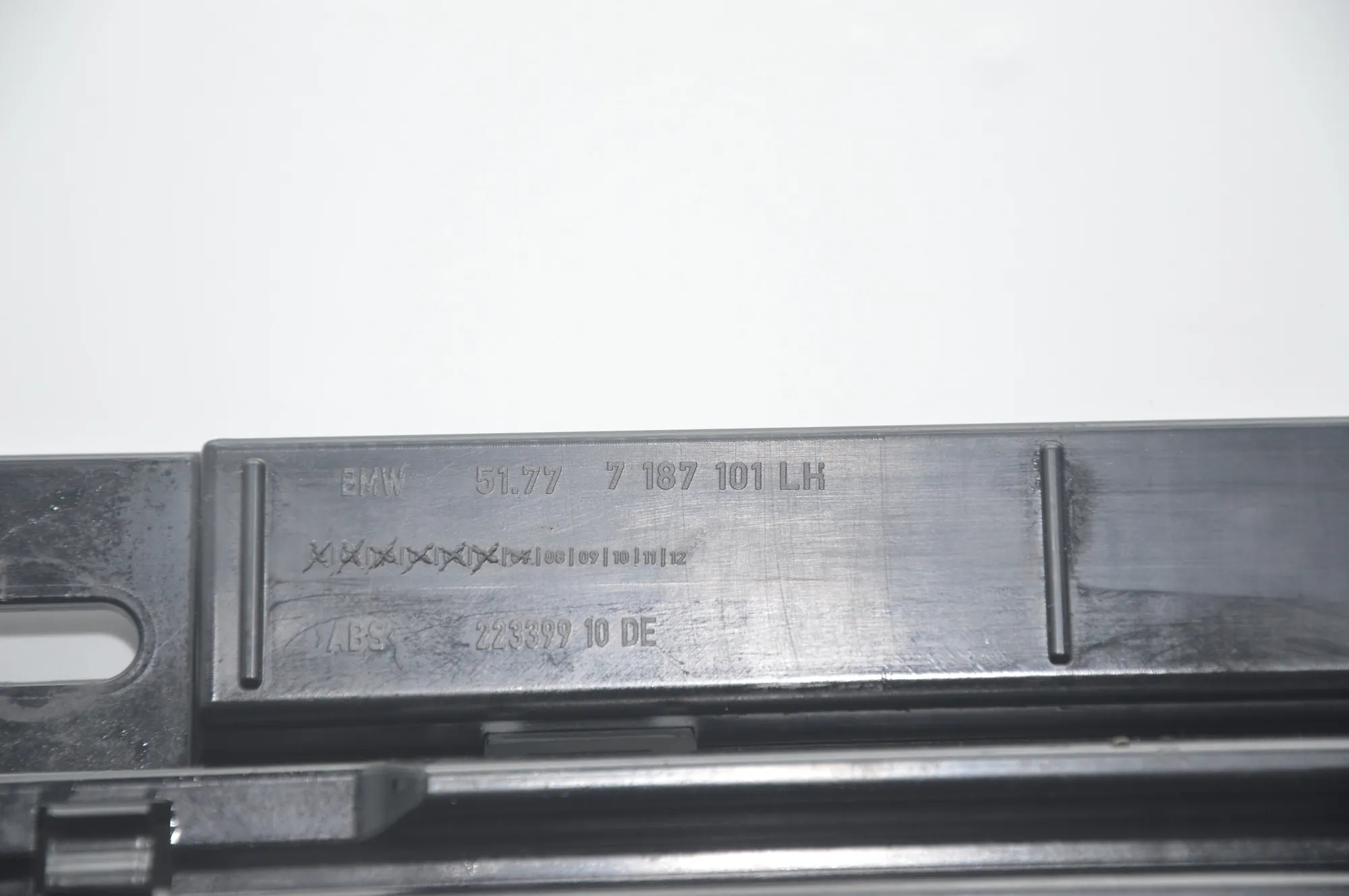Other Body Parts – OEM 7187101 · BMW 7 (F01, F02) 730 d 2010 – 3