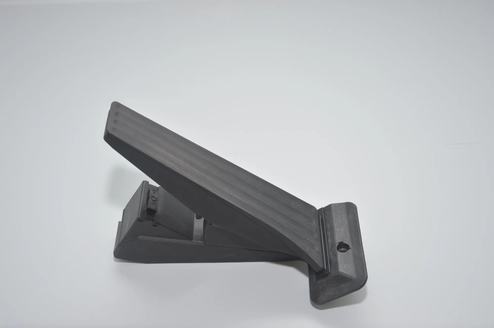 Throttle Pedal – OEM 6789998 · BMW 7 (F01, F02) 730 d 2010 – 2