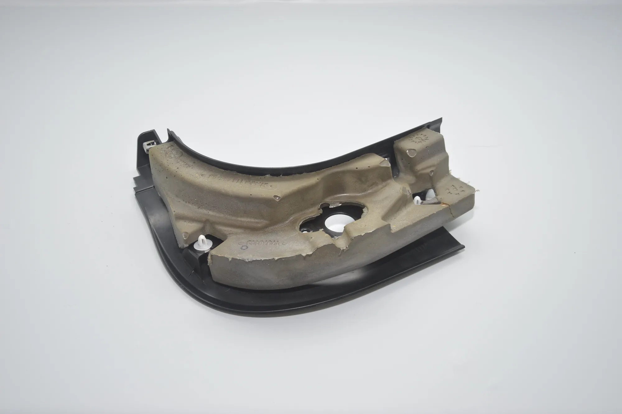 Front Right A Pillar Trim – OEM 9113022 · BMW 7 (F01, F02) 730 d 2010 – 6