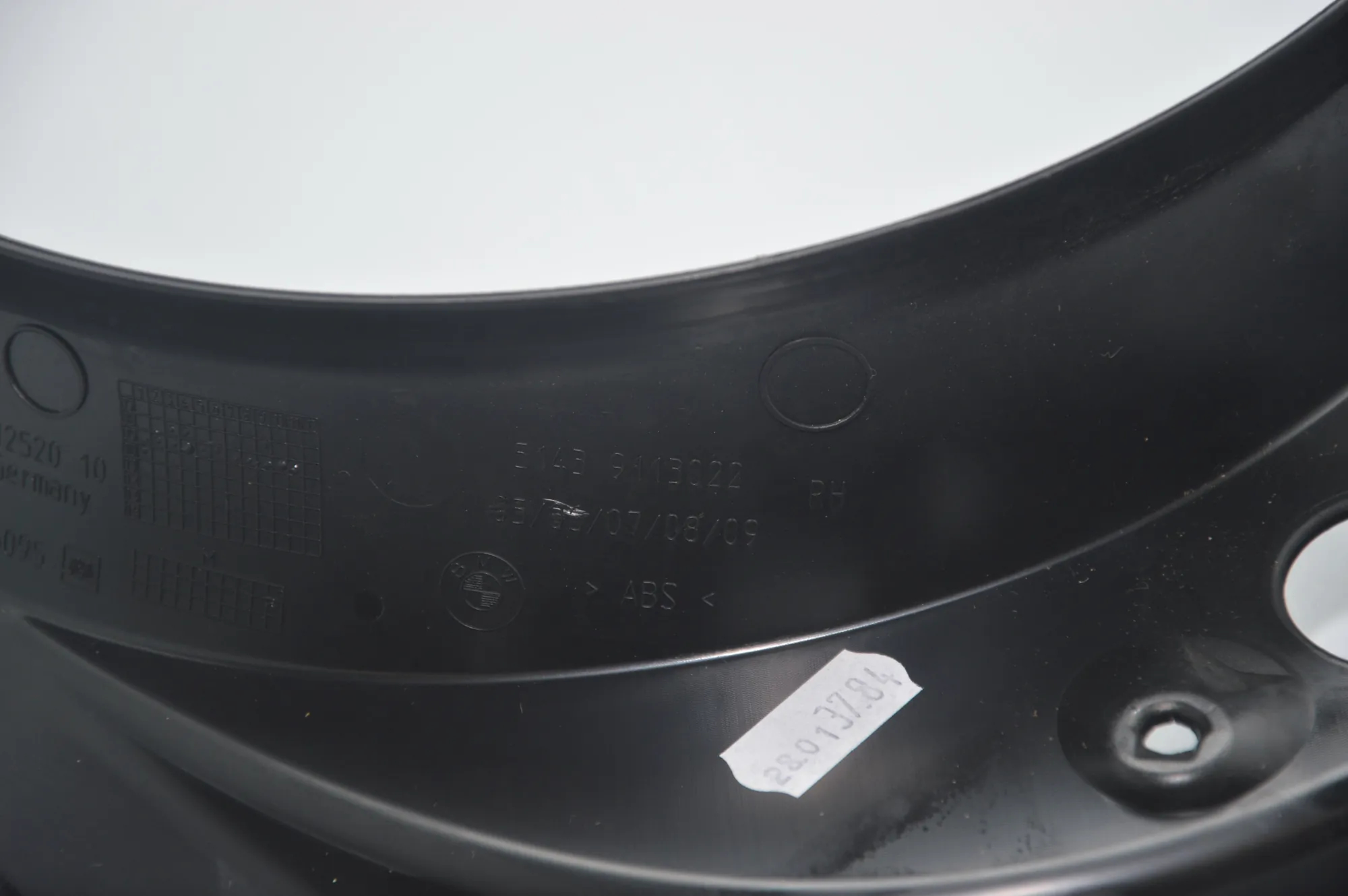 Front Right A Pillar Trim – OEM 9113022 · BMW 7 (F01, F02) 730 d 2010 – 3