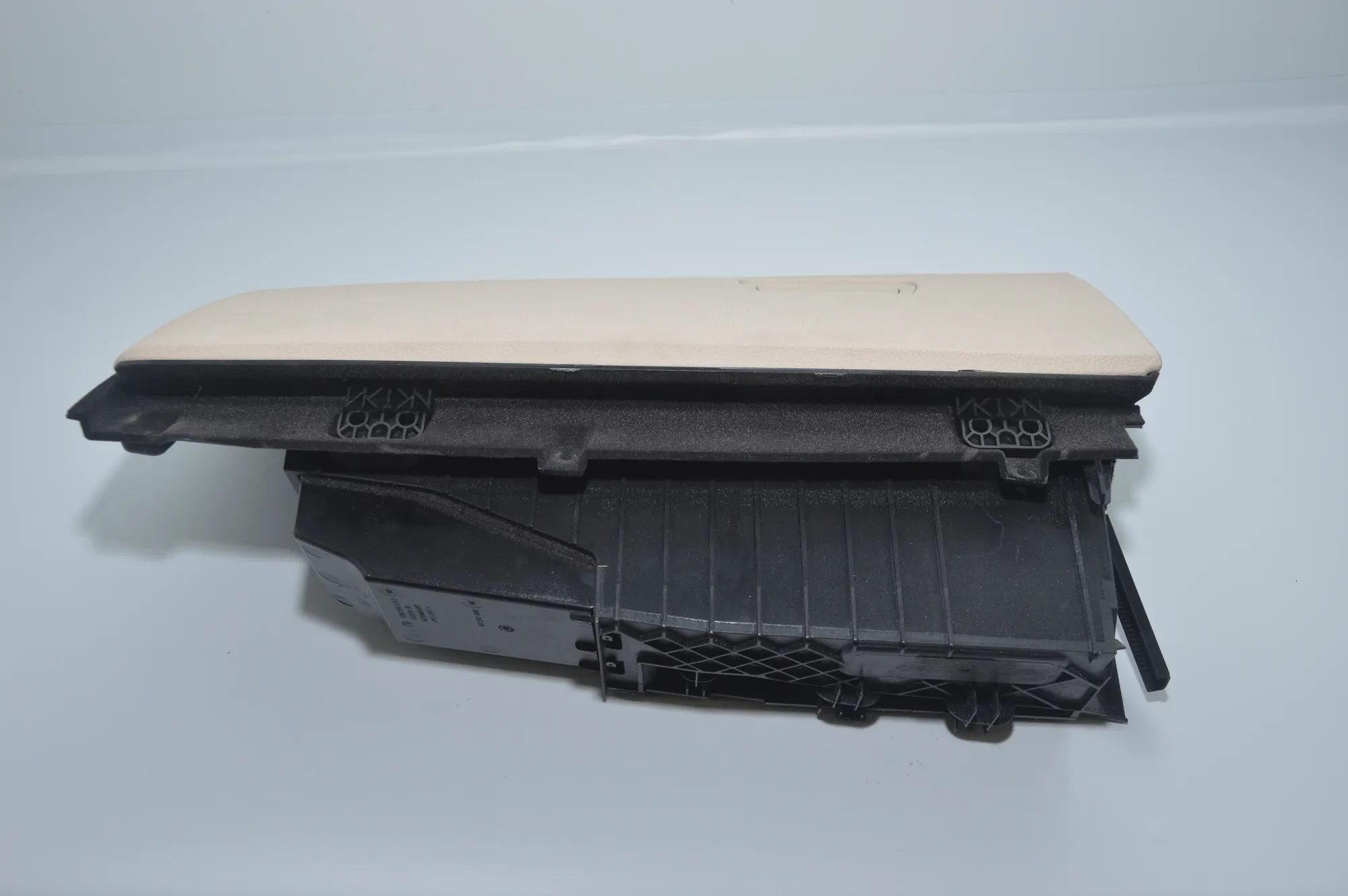Glove Compartment – OEM 9112165 · BMW 7 (F01, F02) 730 d 2010 – 4