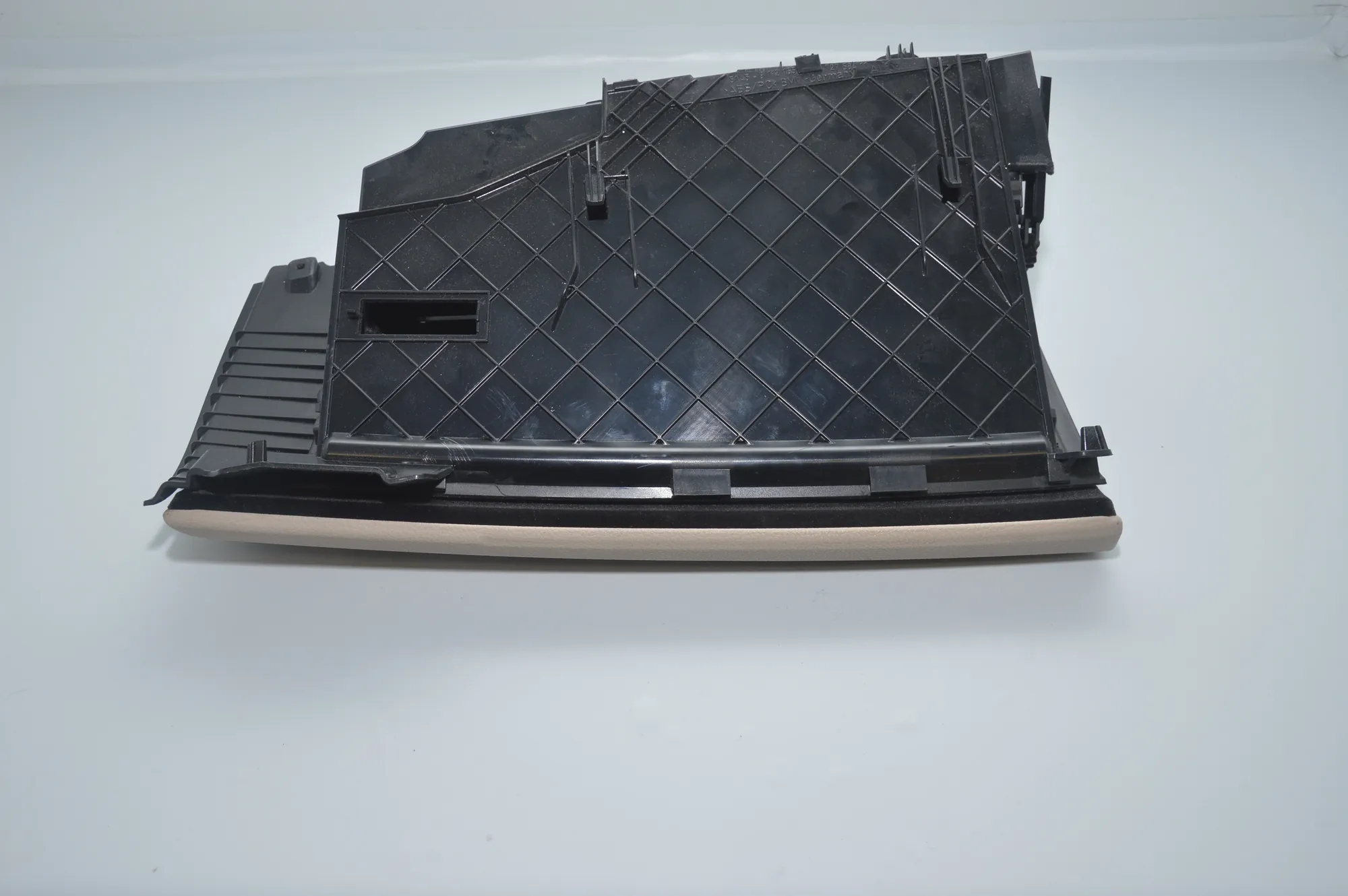 Glove Compartment – OEM 9112165 · BMW 7 (F01, F02) 730 d 2010 – 2