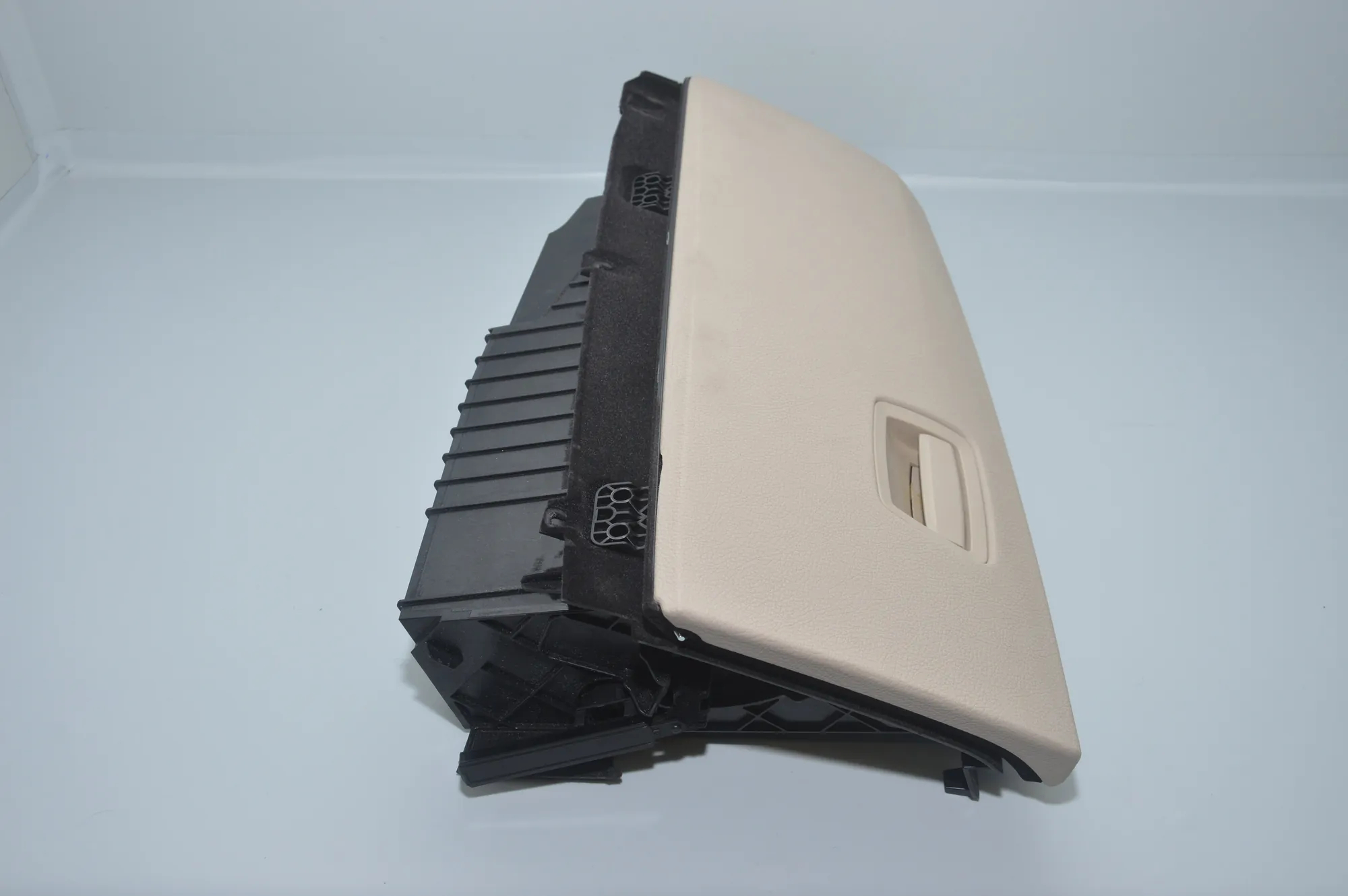 Glove Compartment – OEM 9112165 · BMW 7 (F01, F02) 730 d 2010