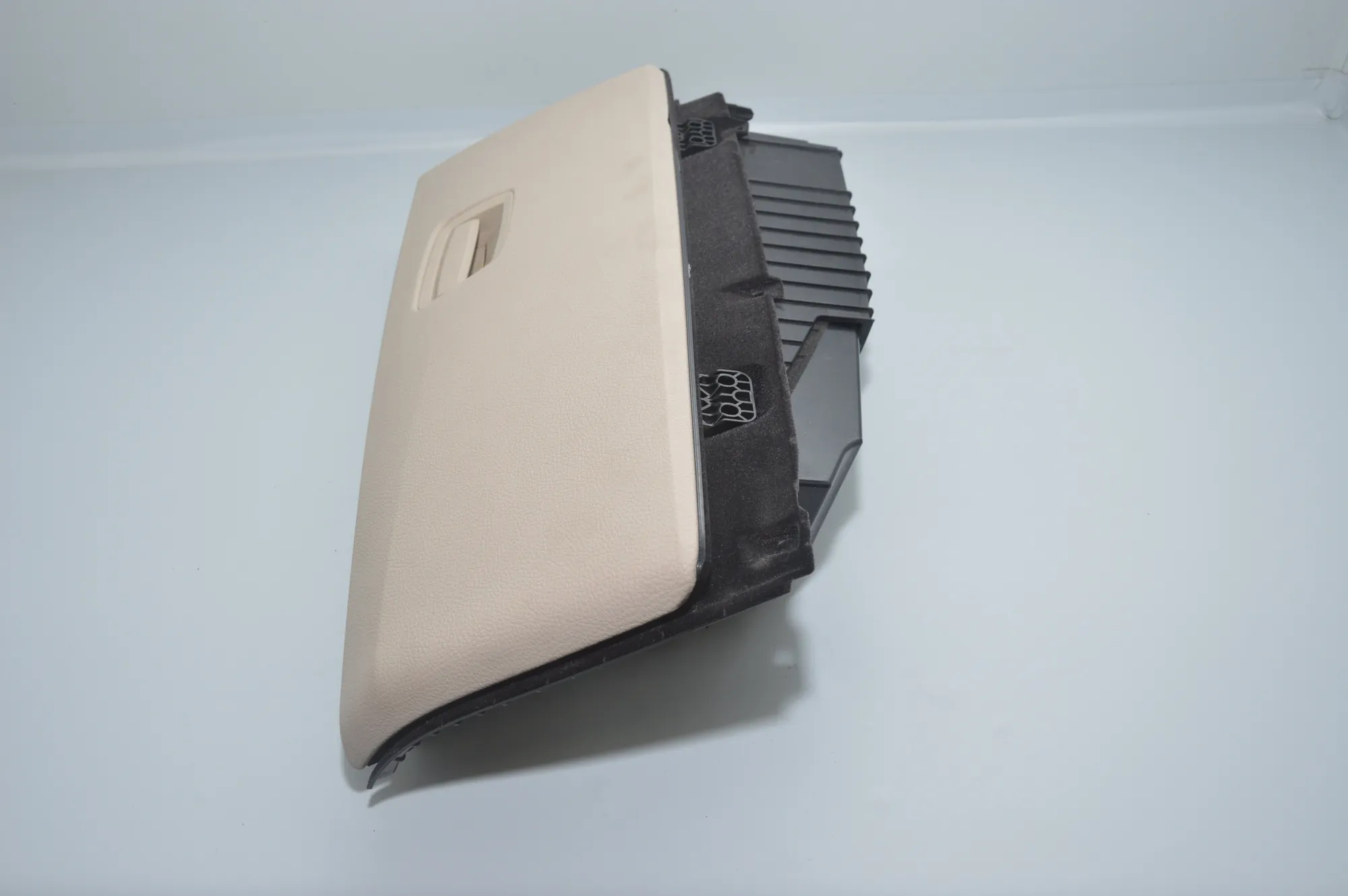 Glove Compartment – OEM 9112165 · BMW 7 (F01, F02) 730 d 2010 – 5