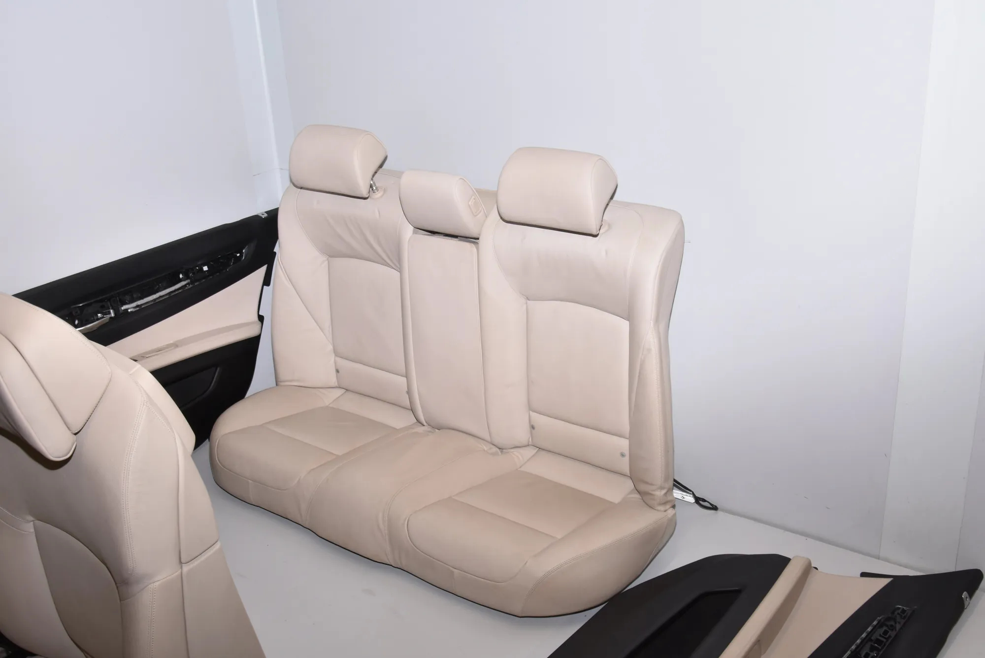 Seats – OEM NA · BMW 7 (F01, F02) 730 d 2010 – 9