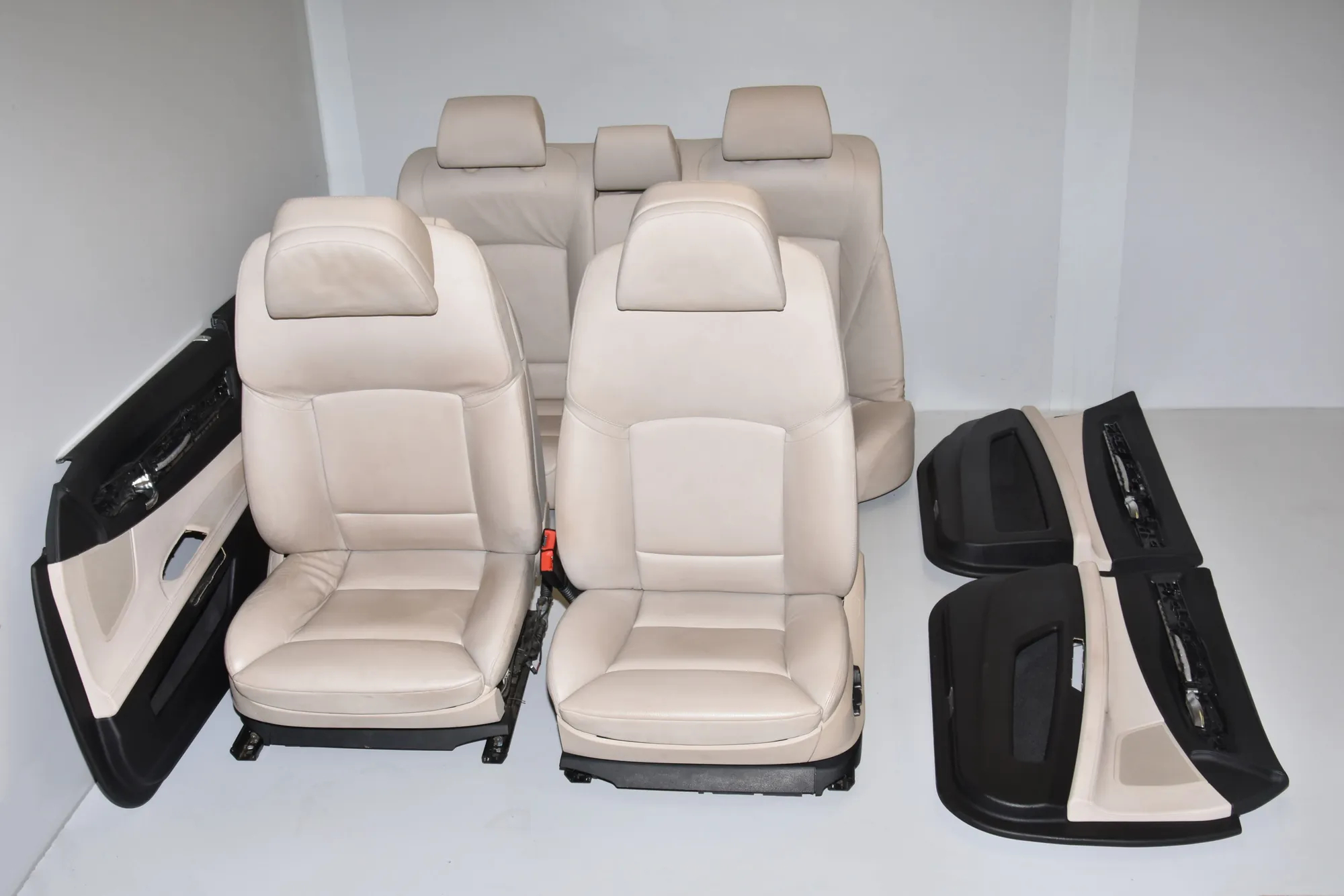 Seats – OEM NA · BMW 7 (F01, F02) 730 d 2010