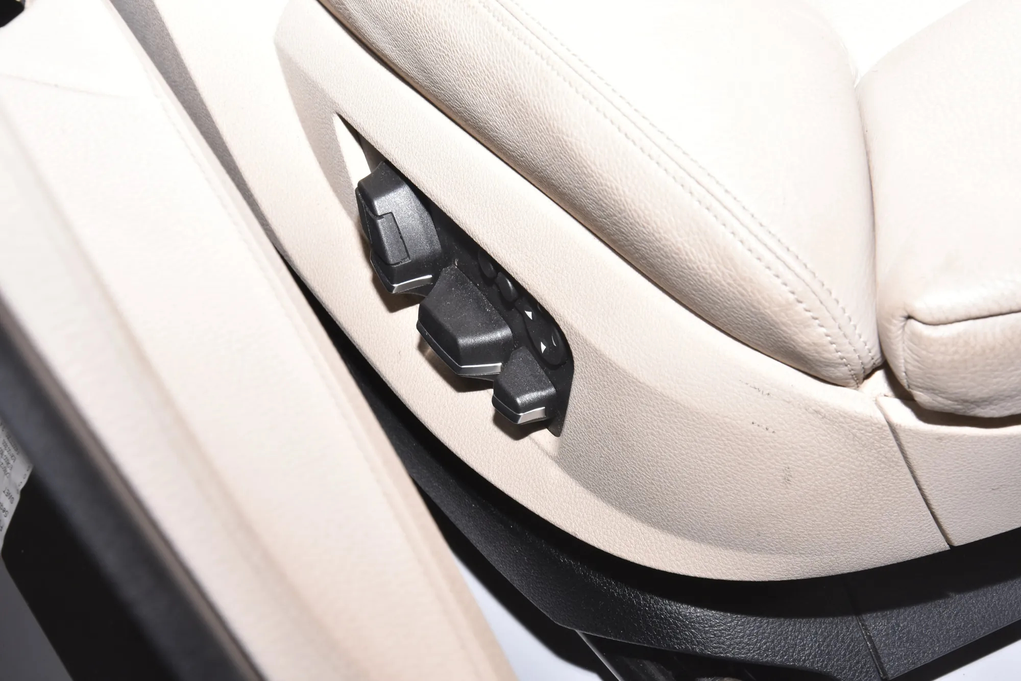 Seats – OEM NA · BMW 7 (F01, F02) 730 d 2010 – 13