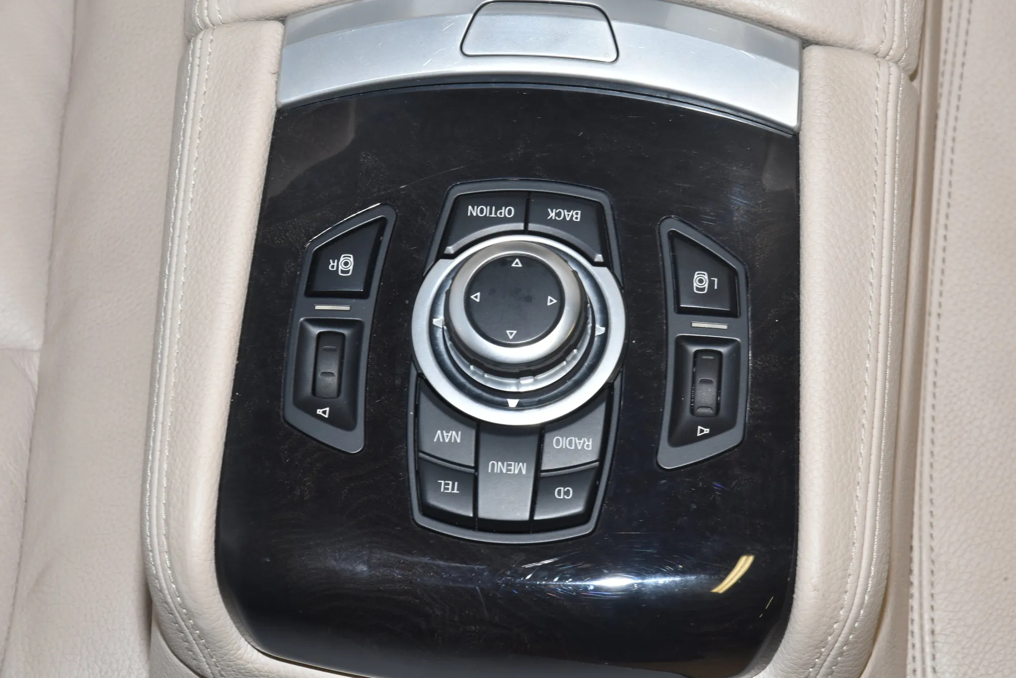 Seats – OEM NA · BMW 7 (F01, F02) 730 d 2010 – 6