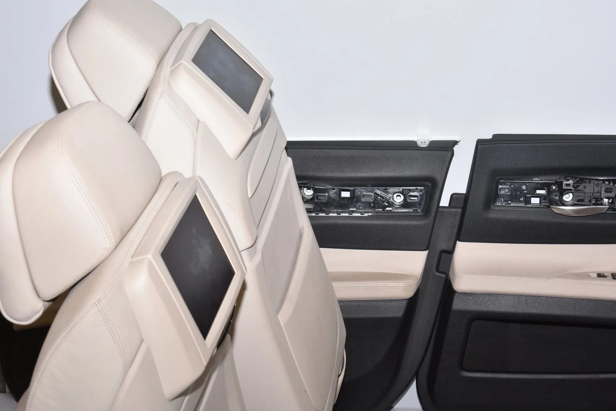 Seats – OEM NA · BMW 7 (F01, F02) 730 d 2010 – 2