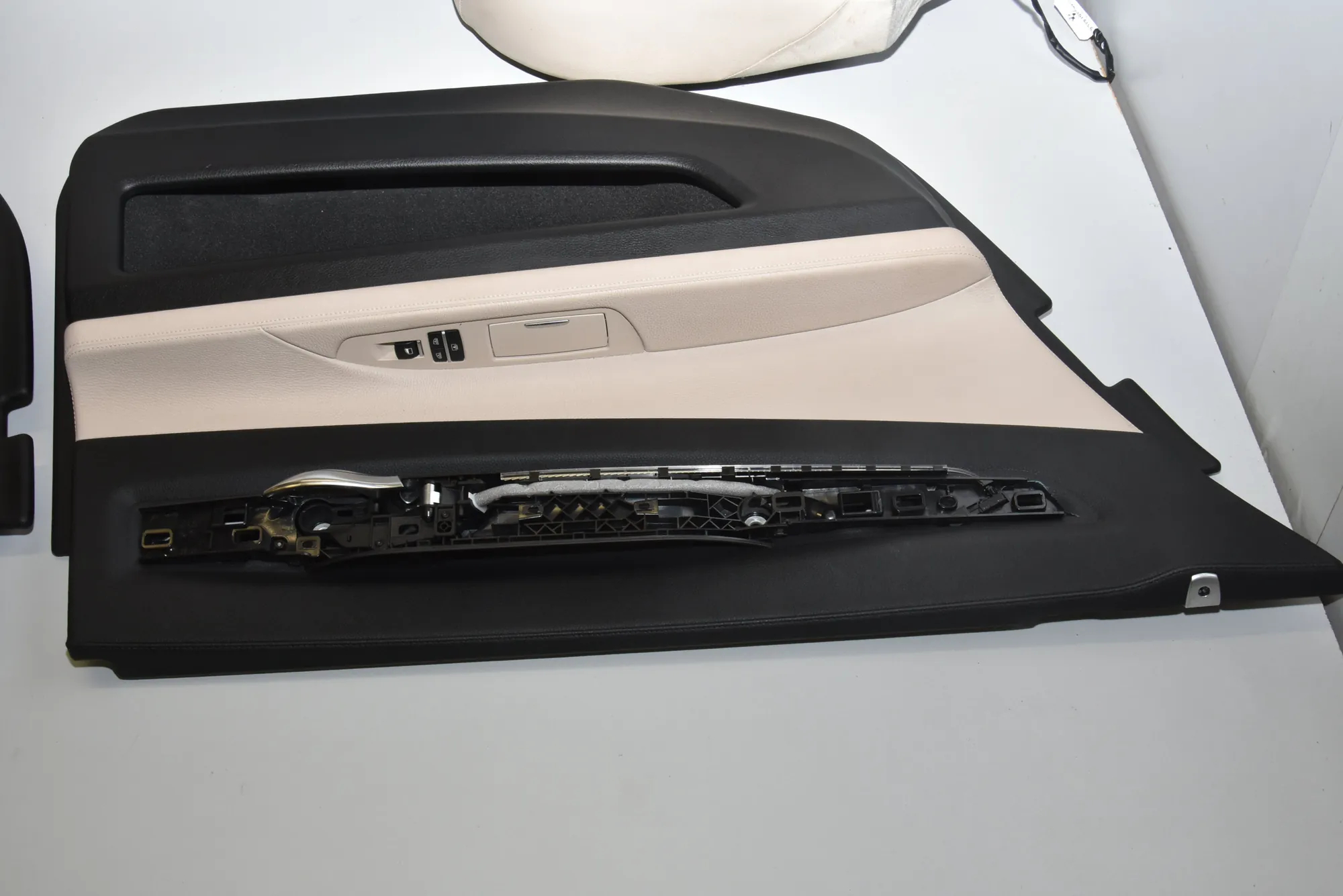 Seats – OEM NA · BMW 7 (F01, F02) 730 d 2010 – 3