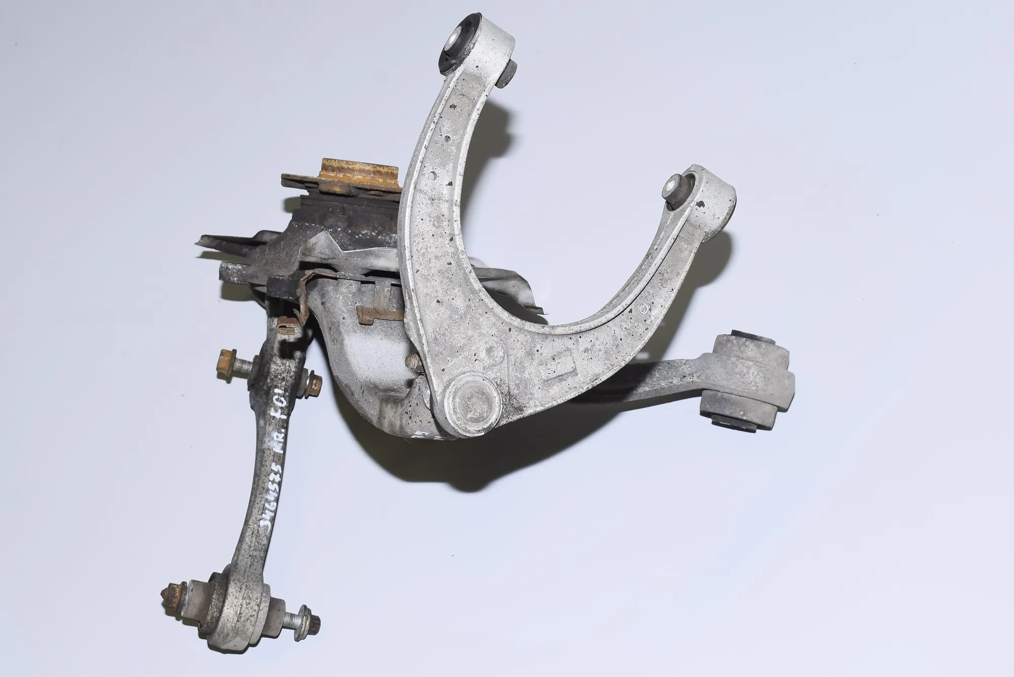 Front Left Wheel Hub – OEM NA · BMW 7 (F01, F02) 730 d 2010 – 4