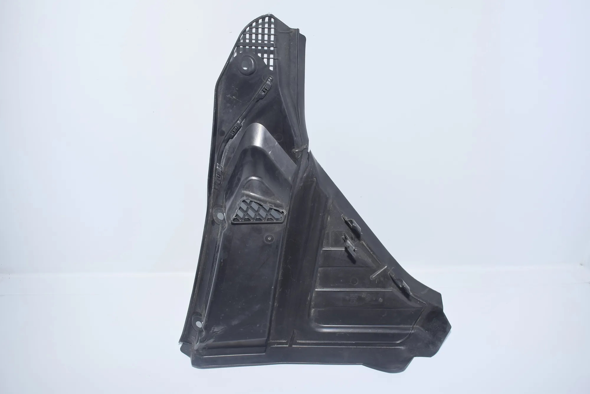 Front Wiper Cowl Trim – OEM 6987602 · BMW 7 (F01, F02) 730 d 2010 – 3