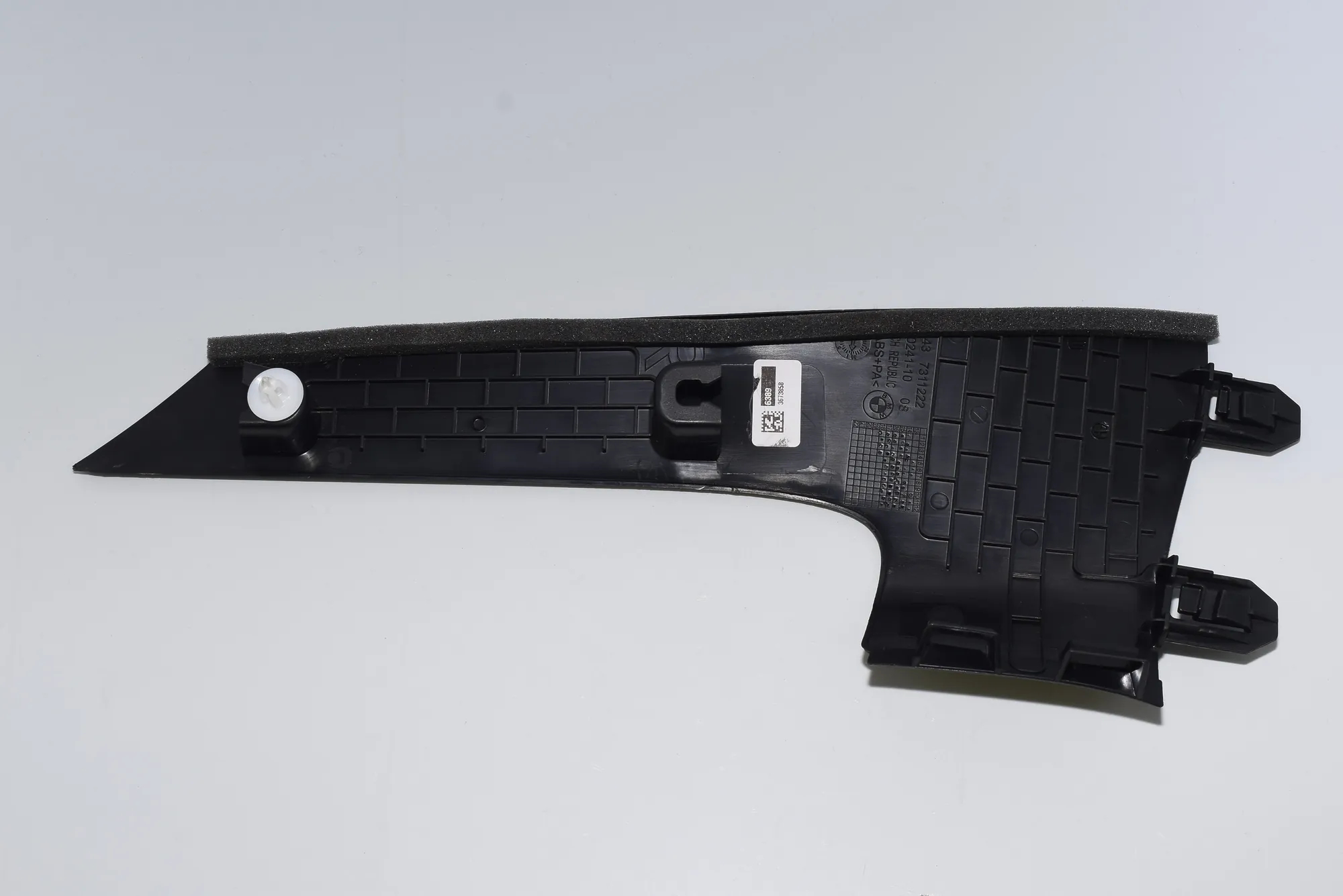 Rear Left Pillar Trim – OEM 7311222 · BMW 4 Gran Coupe (F36) BMW 4 Gran Coupe (F36) 2018 – 3
