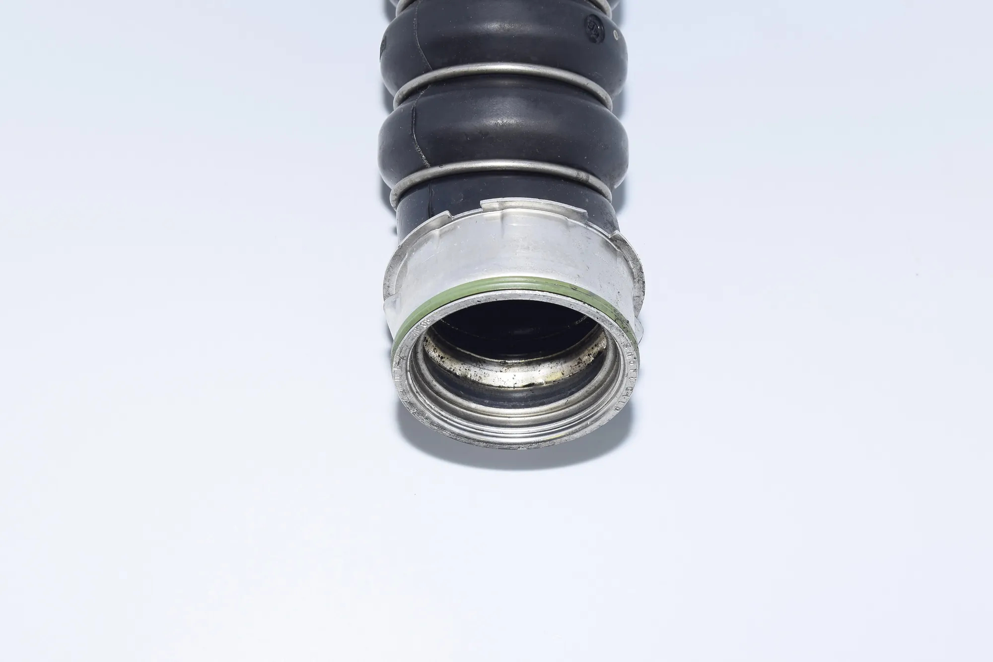 Right Side Intercooler Hose – OEM 7797480 · BMW 1 (E81) 118 d 2009 – 3