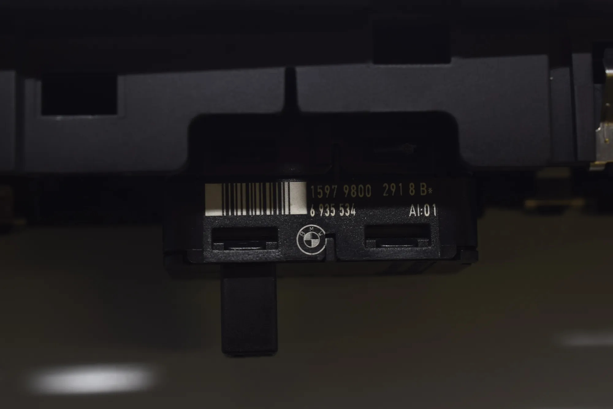 Front Left Door Window Switch – OEM 9163001 · BMW 1 (E81) 118 d 2009 – 6