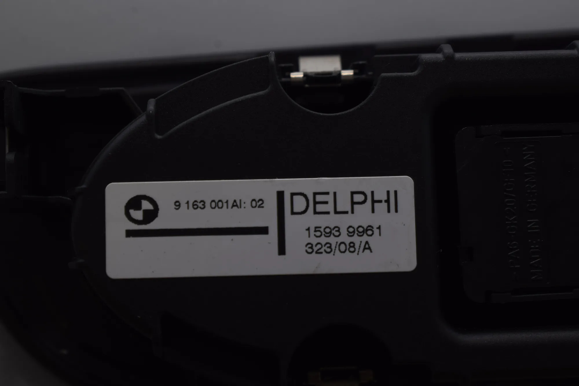 Front Left Door Window Switch – OEM 9163001 · BMW 1 (E81) 118 d 2009 – 4