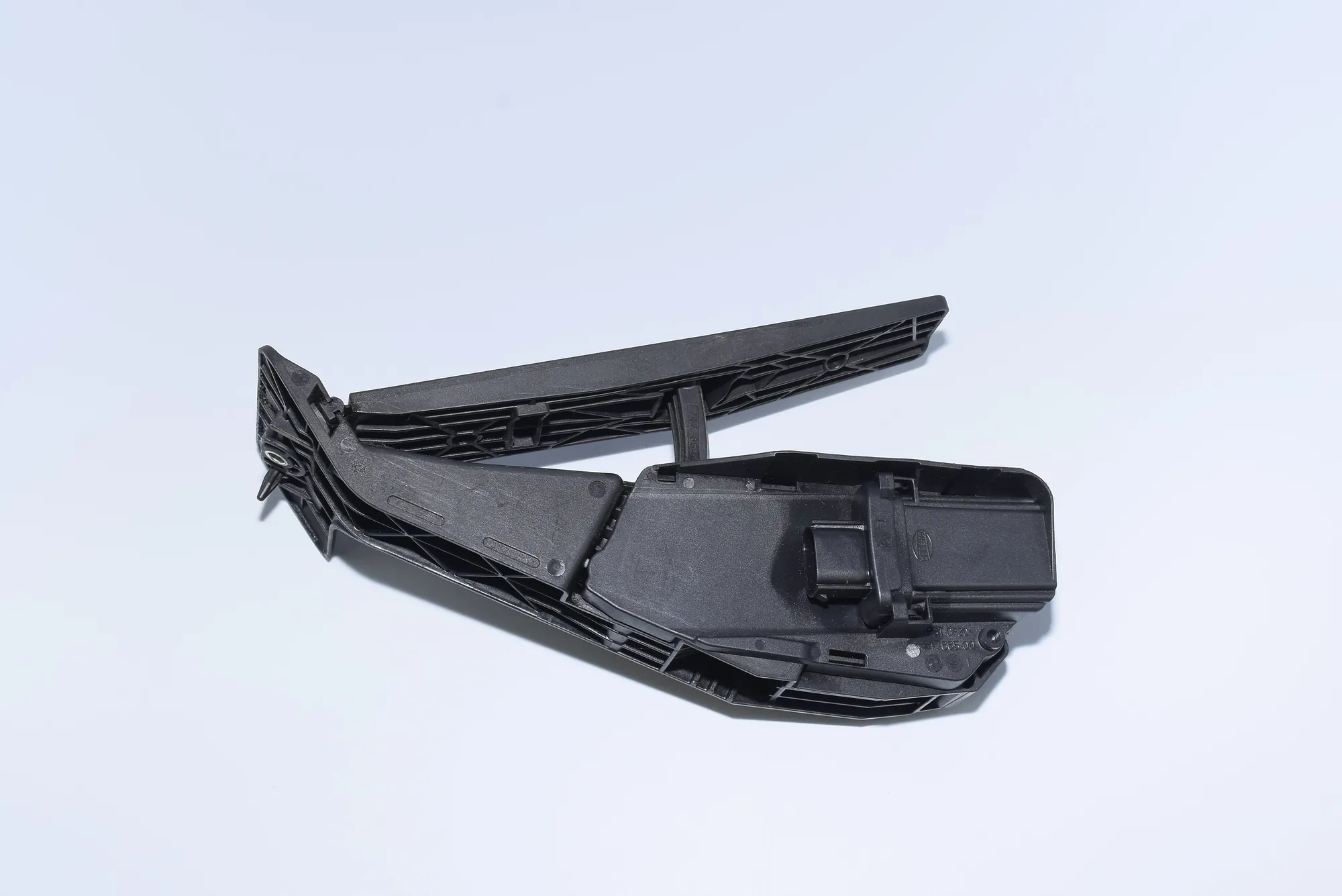 Throttle Pedal – OEM 6786589 · BMW 1 (E81) 118 d 2009 – 4