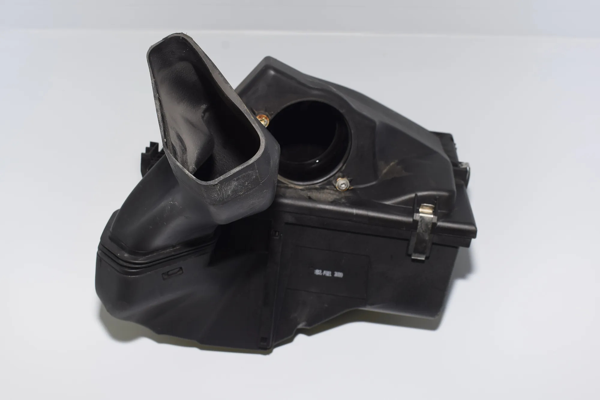 Air Filter Box – OEM 7797460 · BMW 1 (E81) 118 d 2009