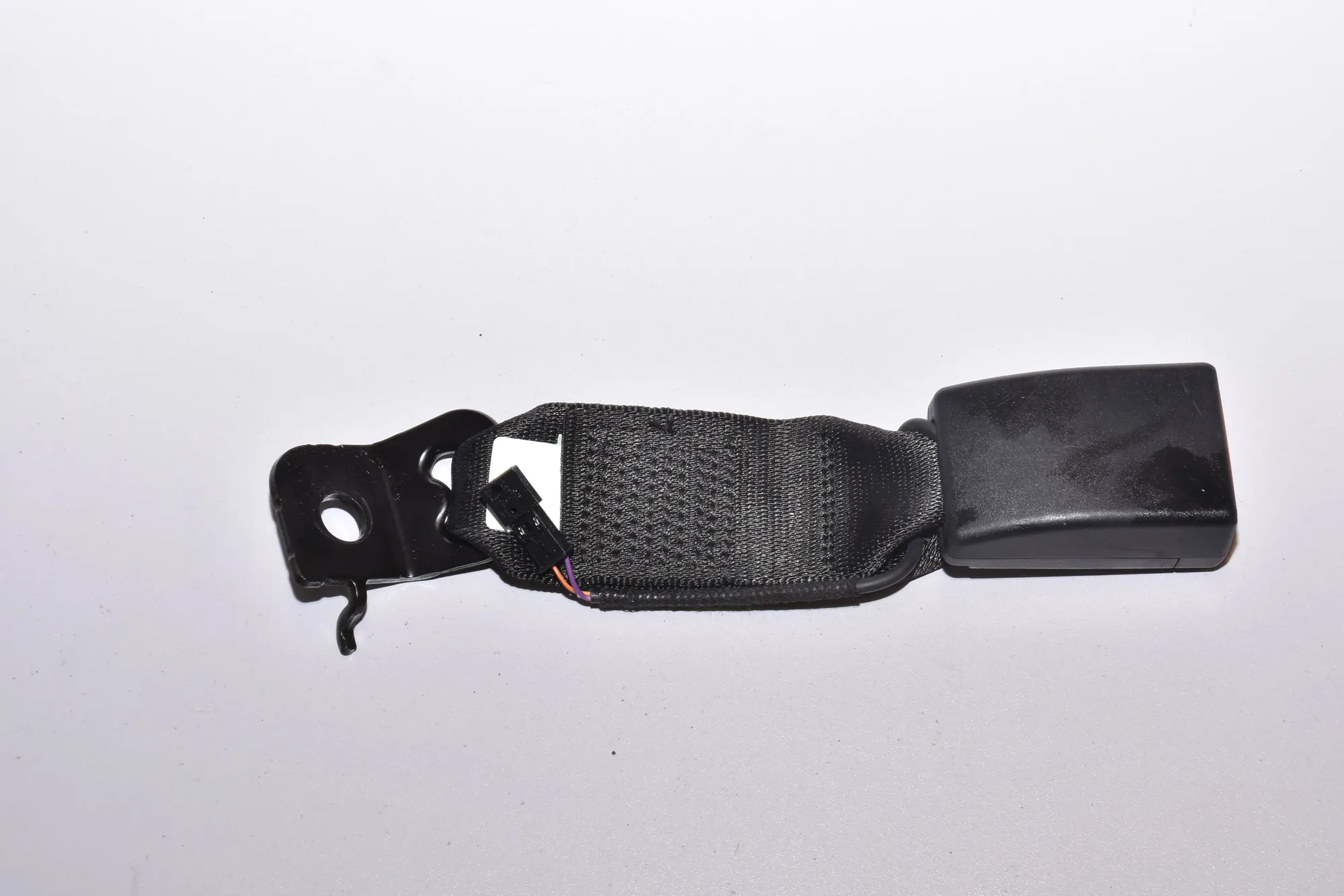 Rear Left Seat Buckle – OEM 7335288 · BMW 4 Cabrio (F33, F83) BMW 4 Cabrio (F33, F83) M4 Competition 2018 – 3