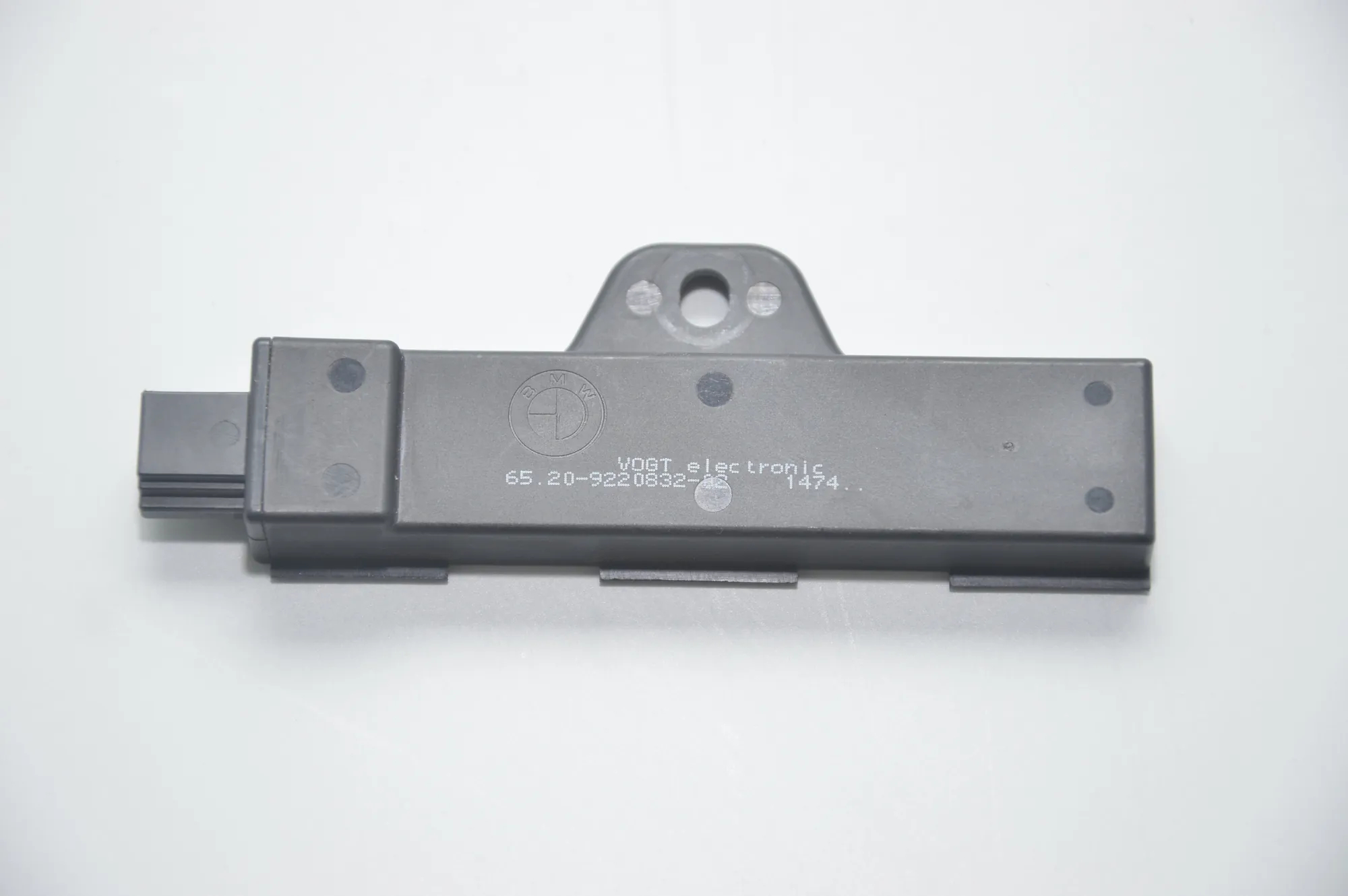 Antenna – OEM 9220832 · BMW 3 (F30, F80) BMW 3 (F30, F80) 2015 – 5