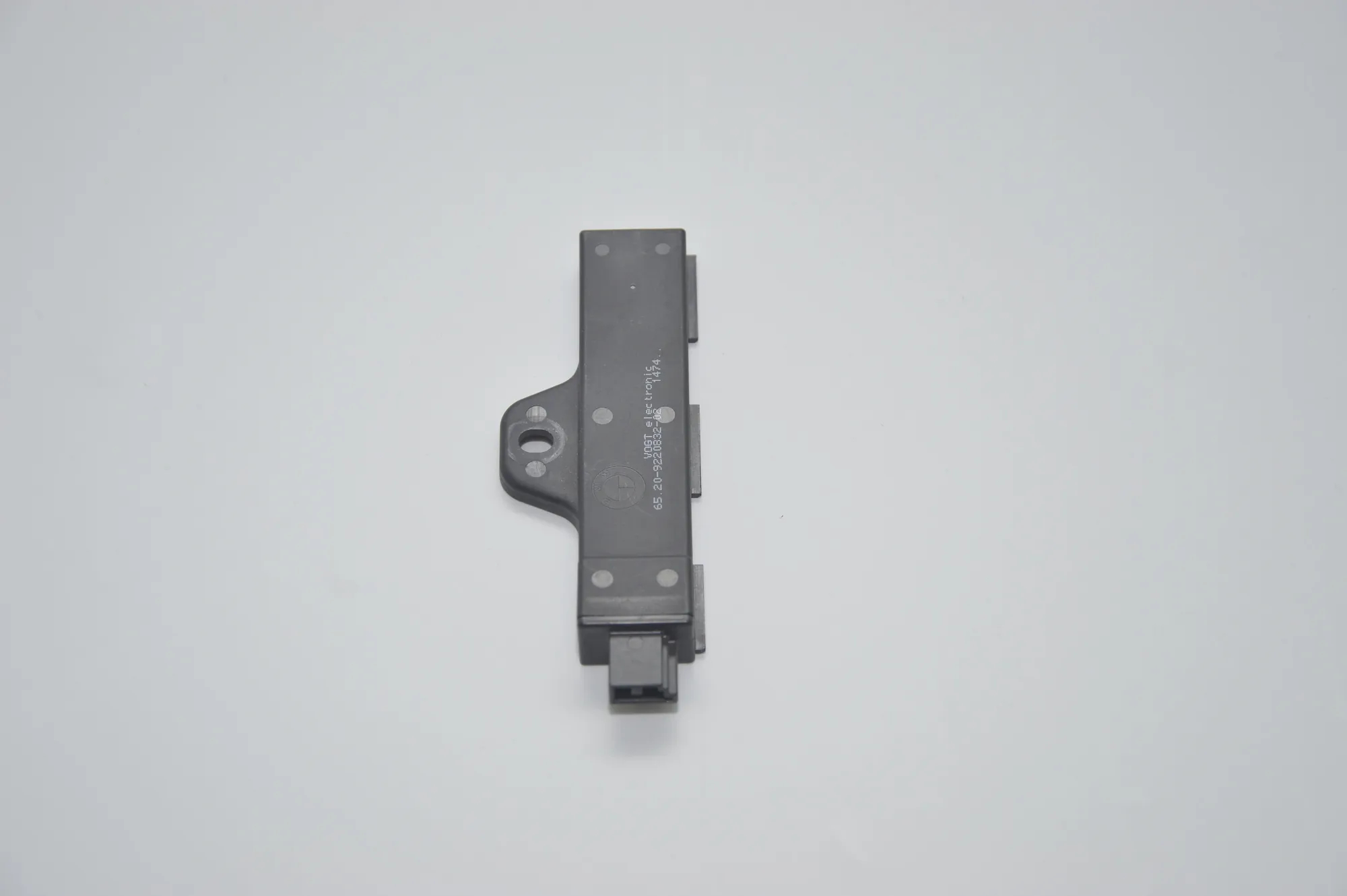 Antenna – OEM 9220832 · BMW 3 (F30, F80) BMW 3 (F30, F80) 2015 – 2