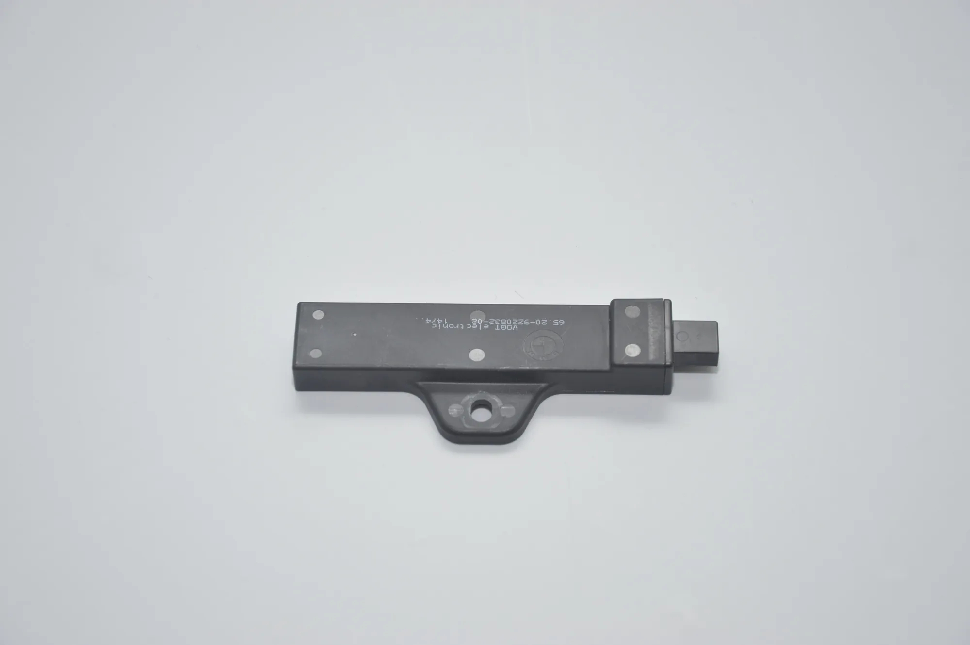 Antenna – OEM 9220832 · BMW 3 (F30, F80) BMW 3 (F30, F80) 2015 – 3