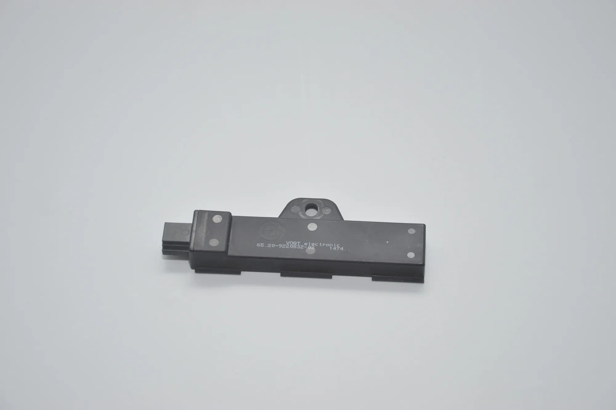 Antenna – OEM 9220832 · BMW 3 (F30, F80) BMW 3 (F30, F80) 2015