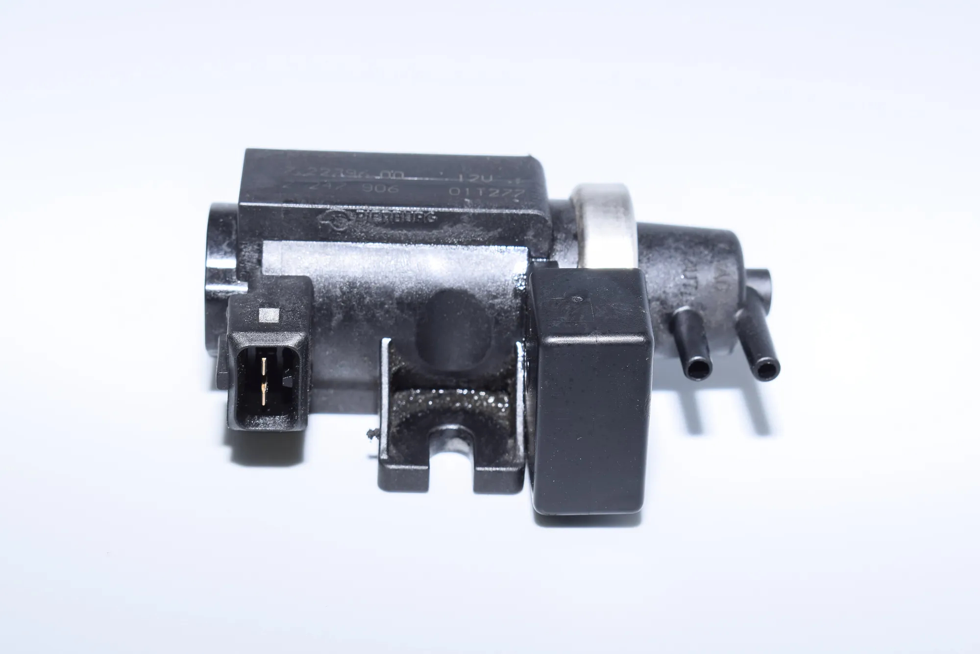 Solenoid Valve – OEM 2247906 · BMW 5 Touring (E39) 530 d 2001 – 2